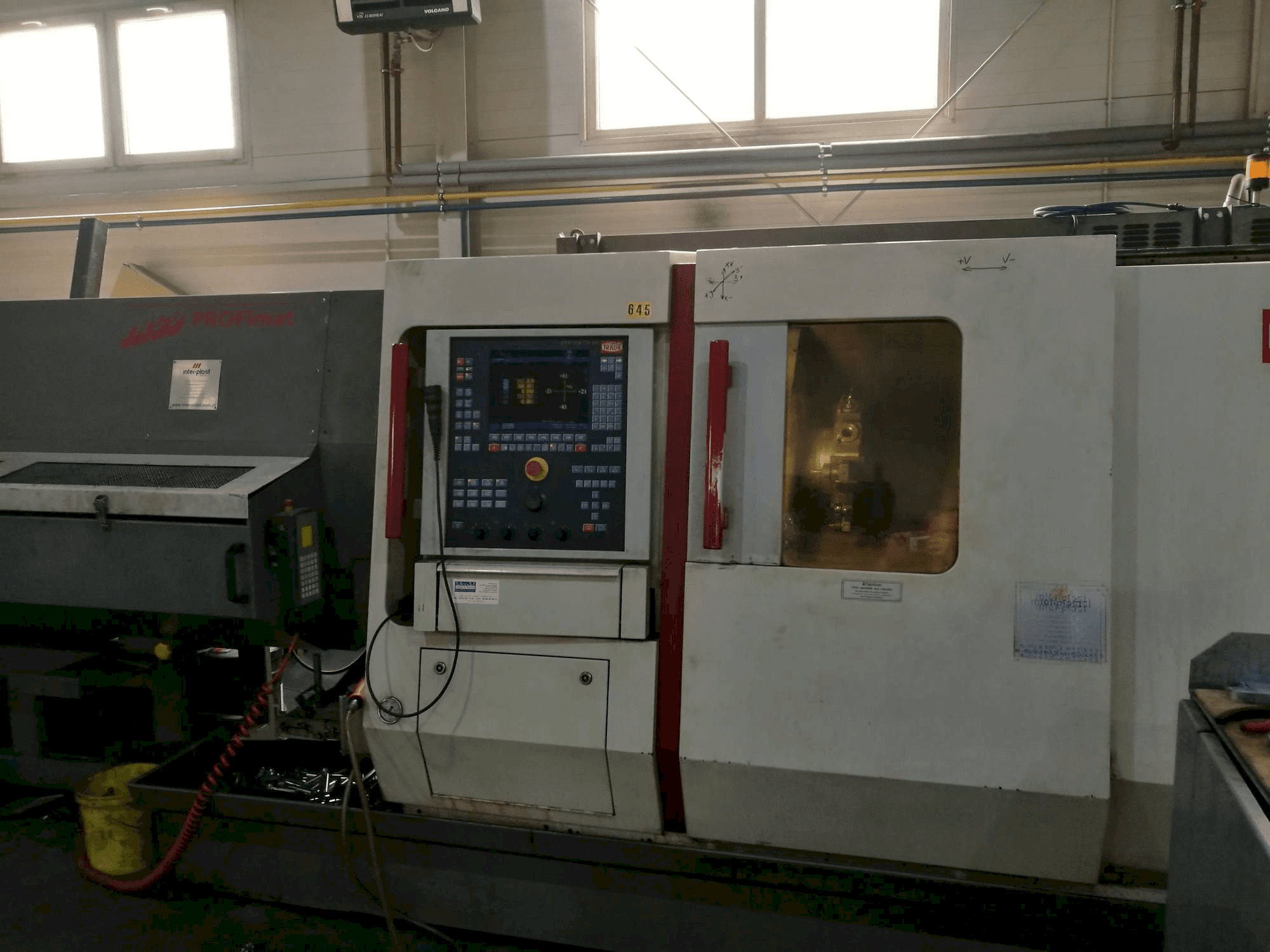 A TRAUB TNC 42/65 gép elölnézete