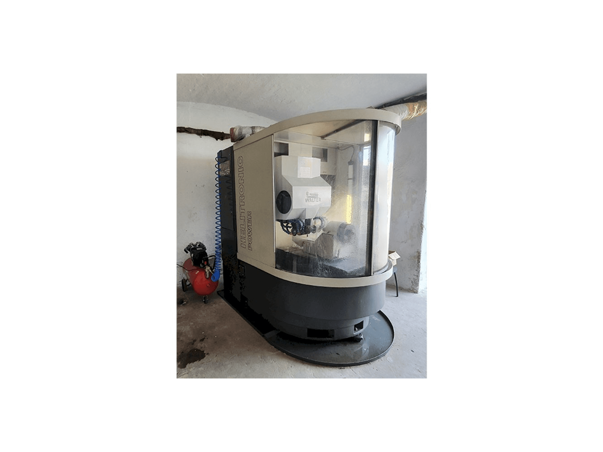 A Walter Helitronic Power gép elölnézete