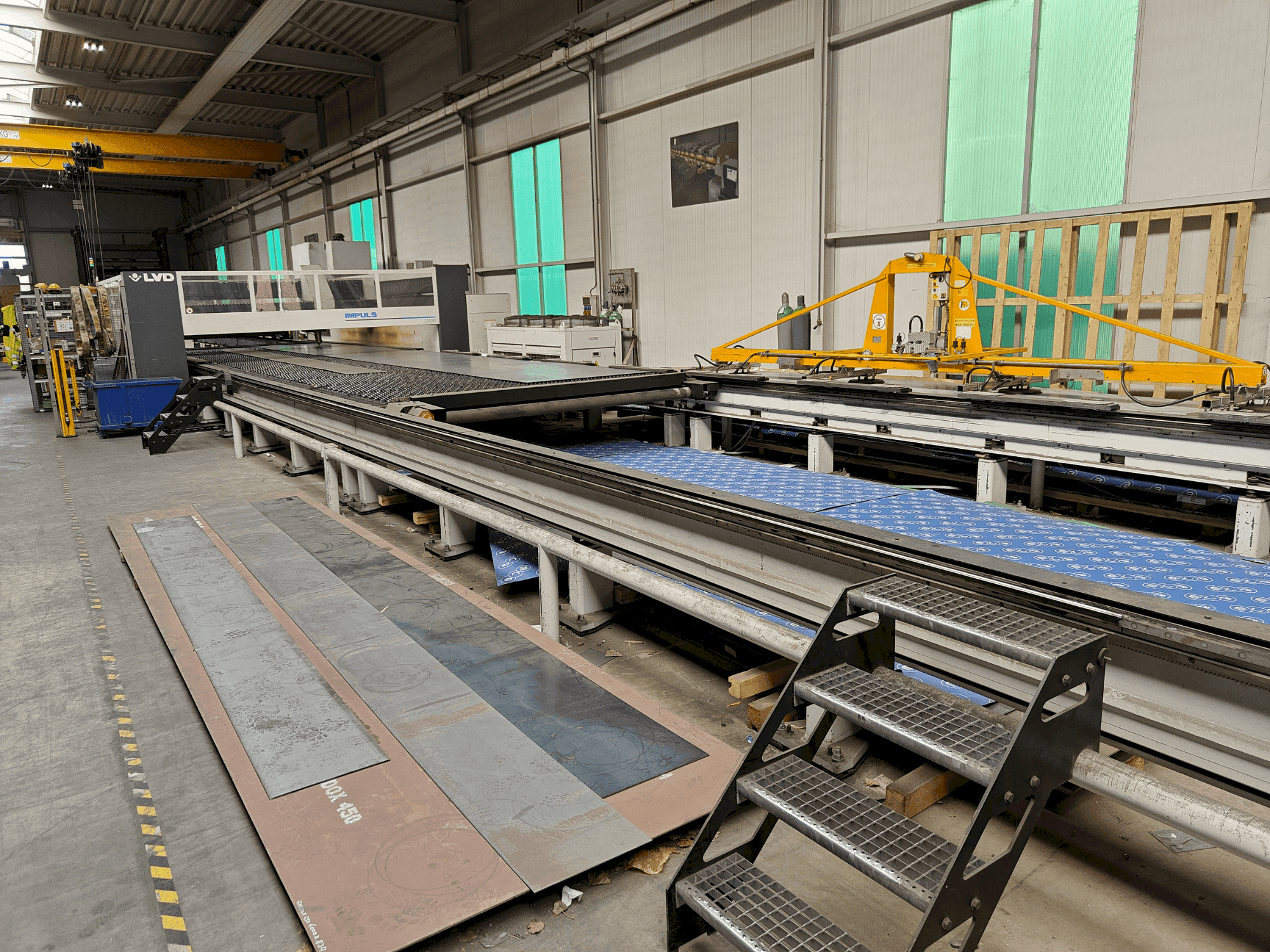 A LVD IMPULS 125 30 gép elölnézete