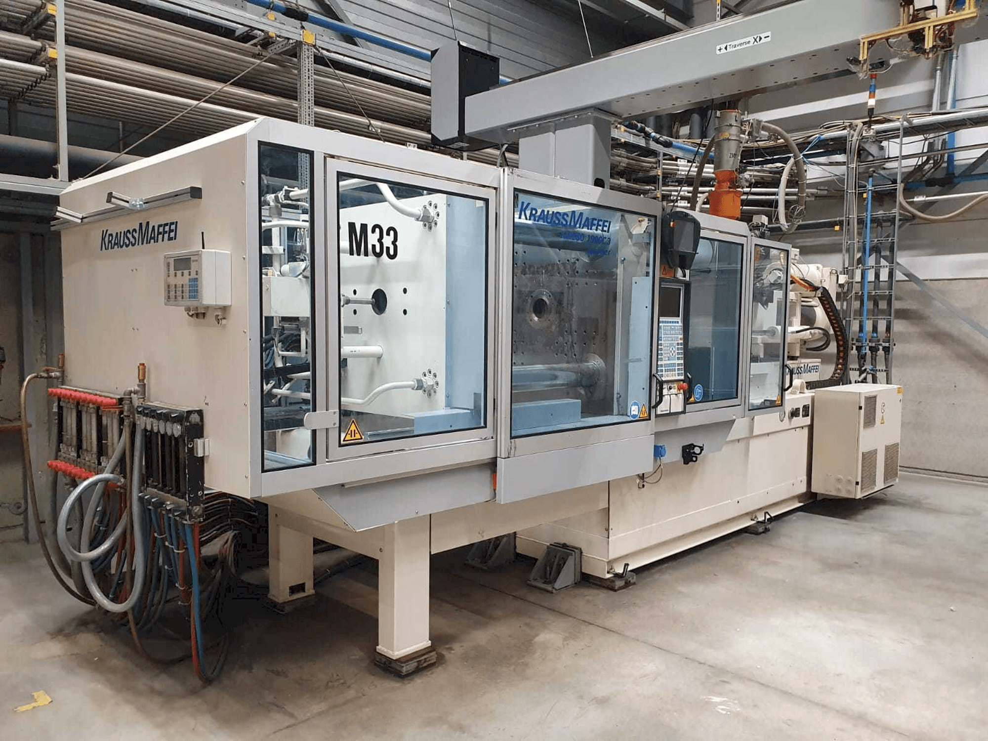 A Krauss Maffei 280-1900 C3 gép elölnézete