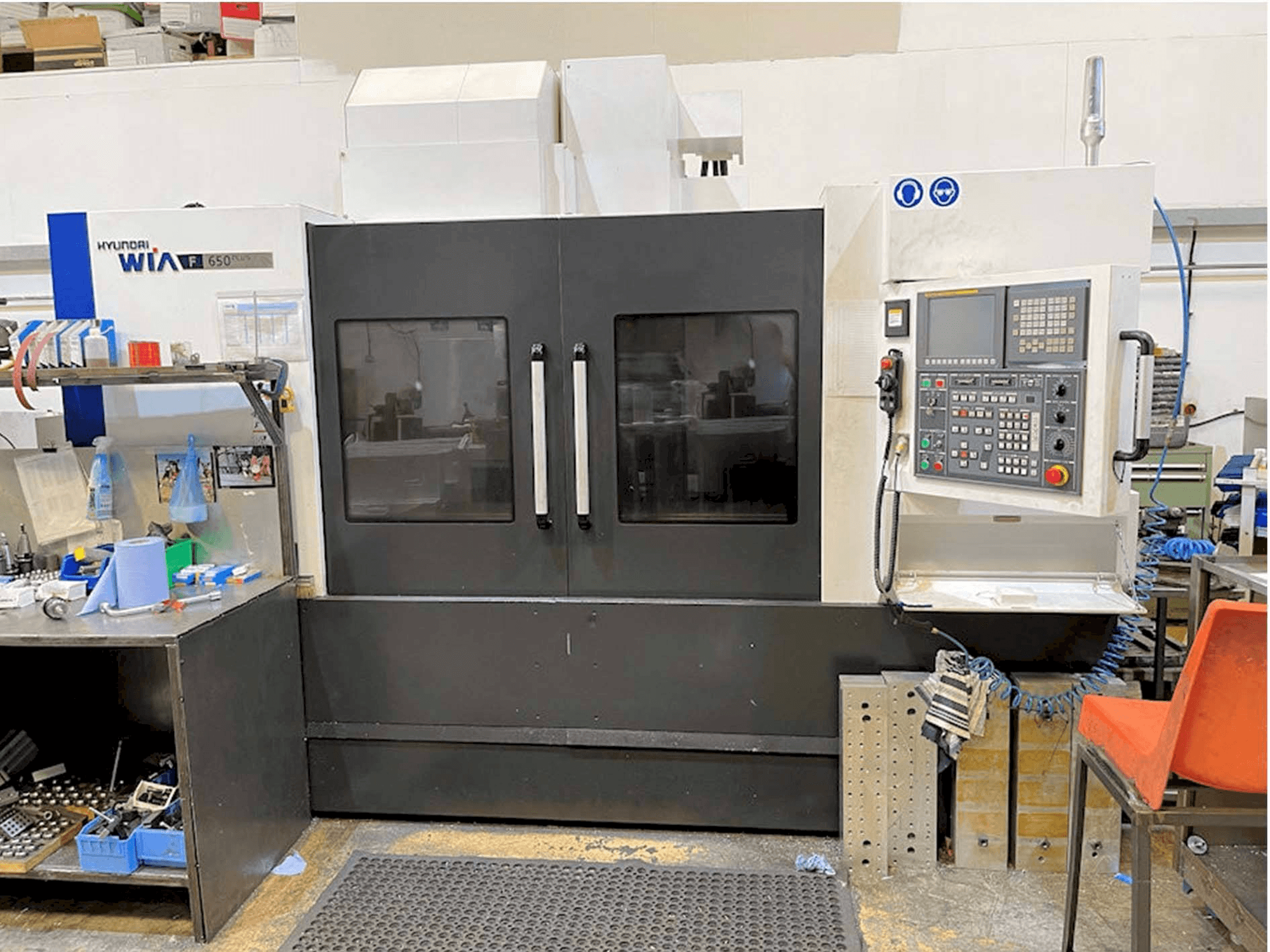 A Hyundai Wia F650 PLUS gép elölnézete