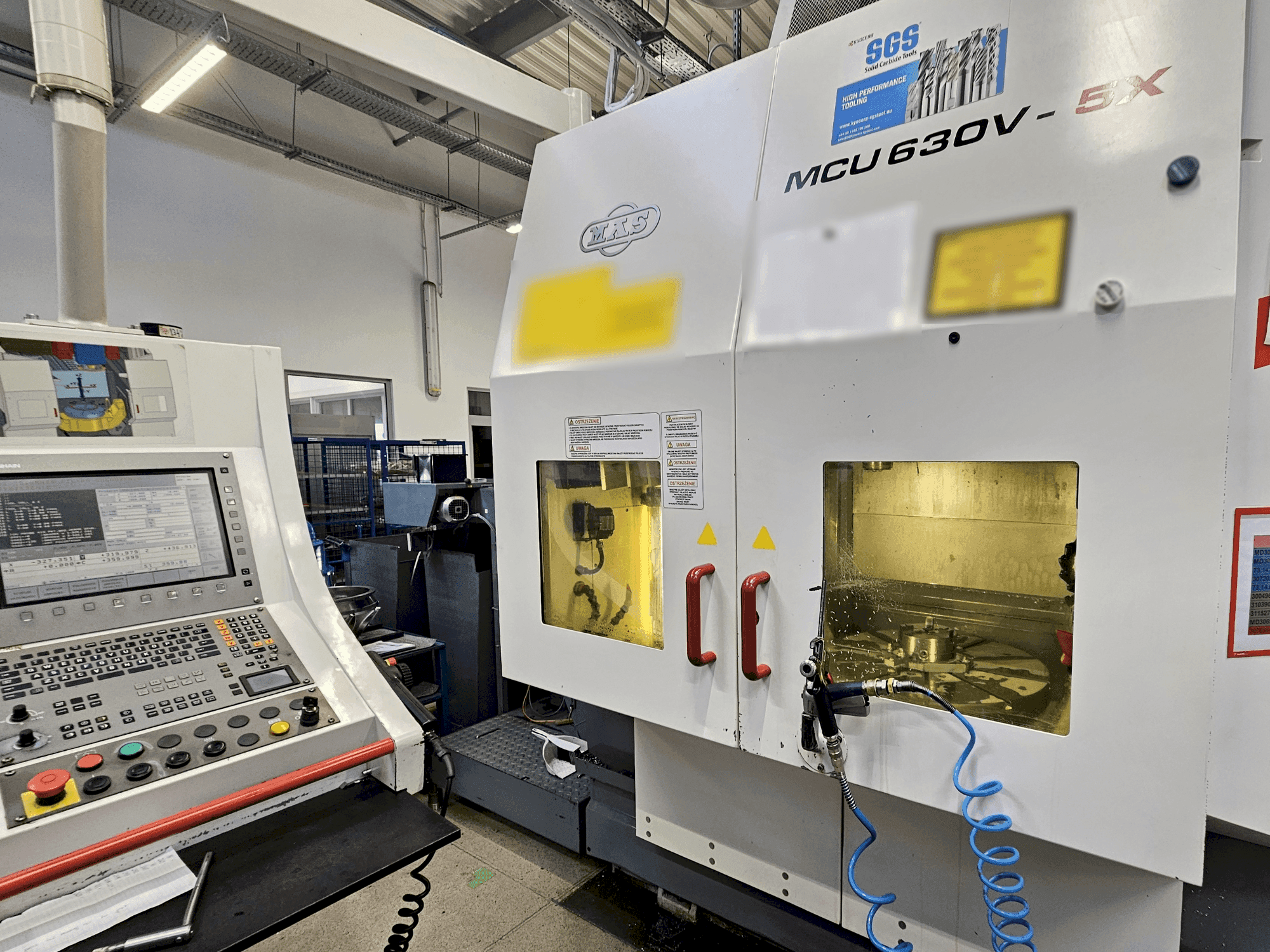 A KOVOSVIT MAS MCU 630V-5X gép oldalnézete