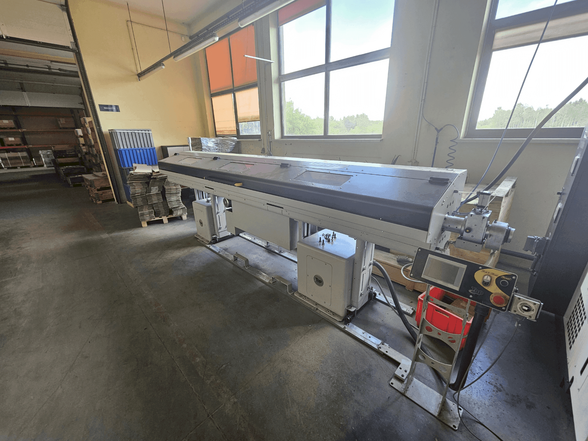 A TOP Automazioni FUSION 352 SX gép elölnézete