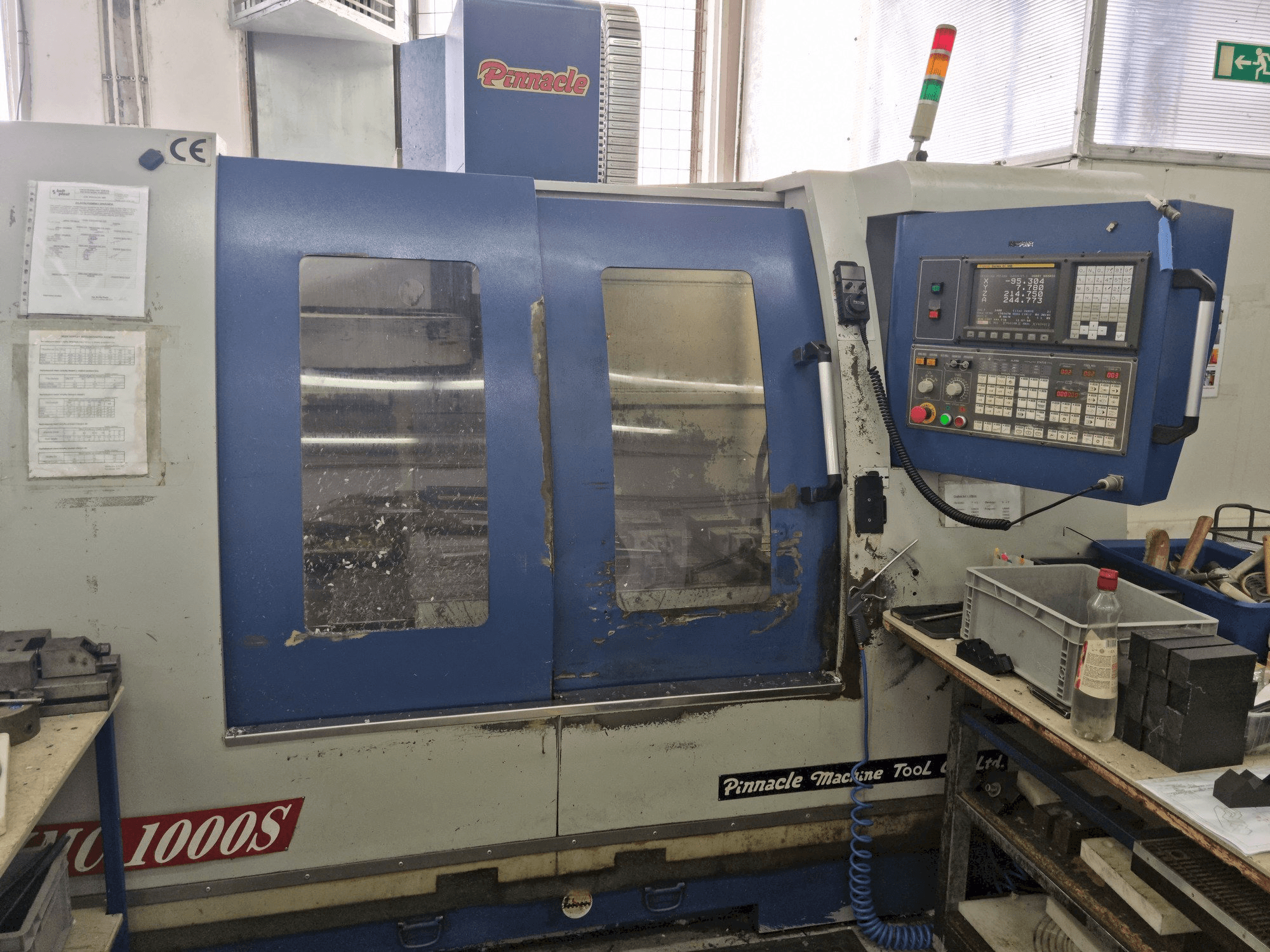 A Pinnacle VMC1000S gép elölnézete