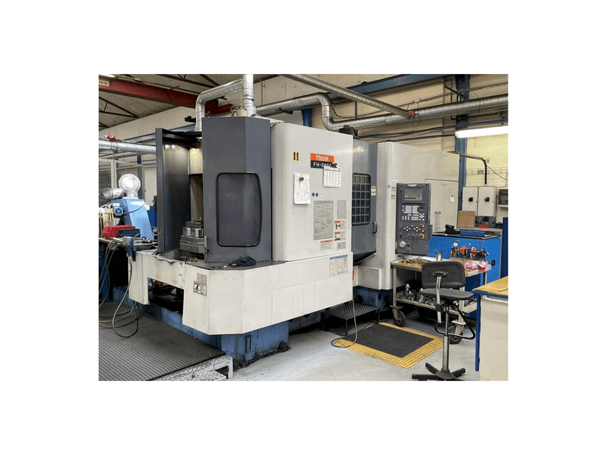 A Mazak FH 5800 gép elölnézete