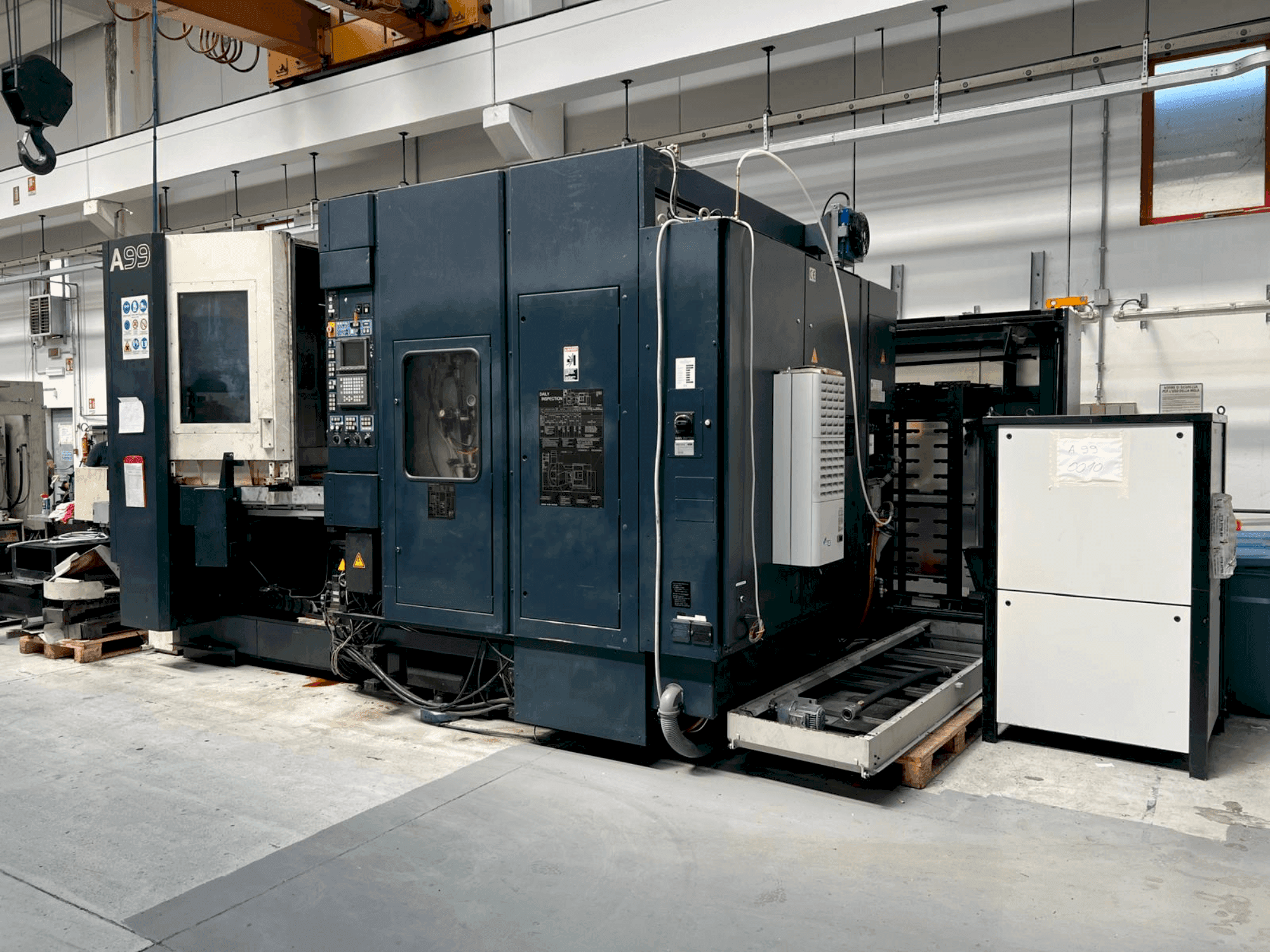 A Makino A99-A132 gép elölnézete