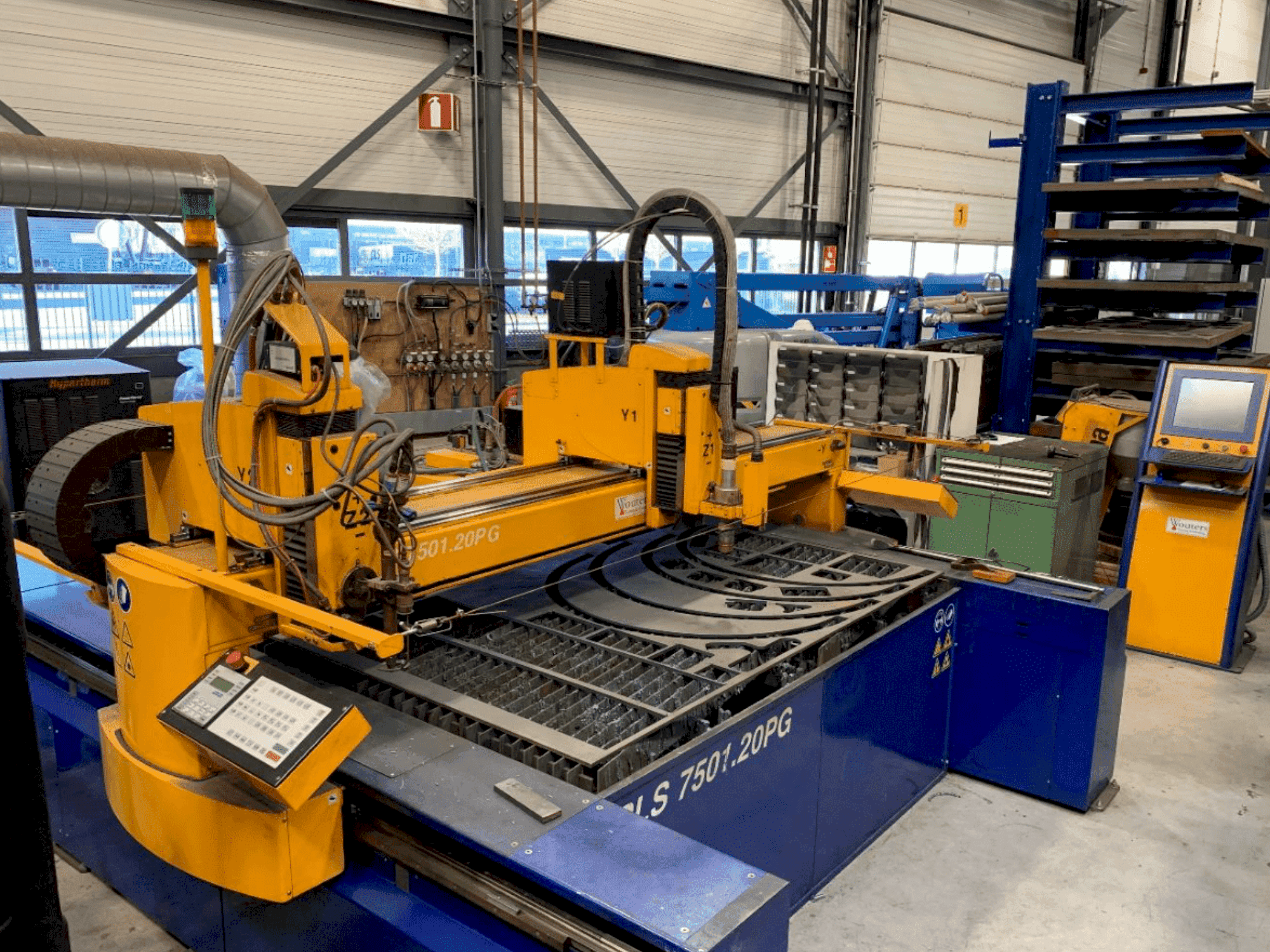 A MicroStep PLS7501.20PG gép elölnézete