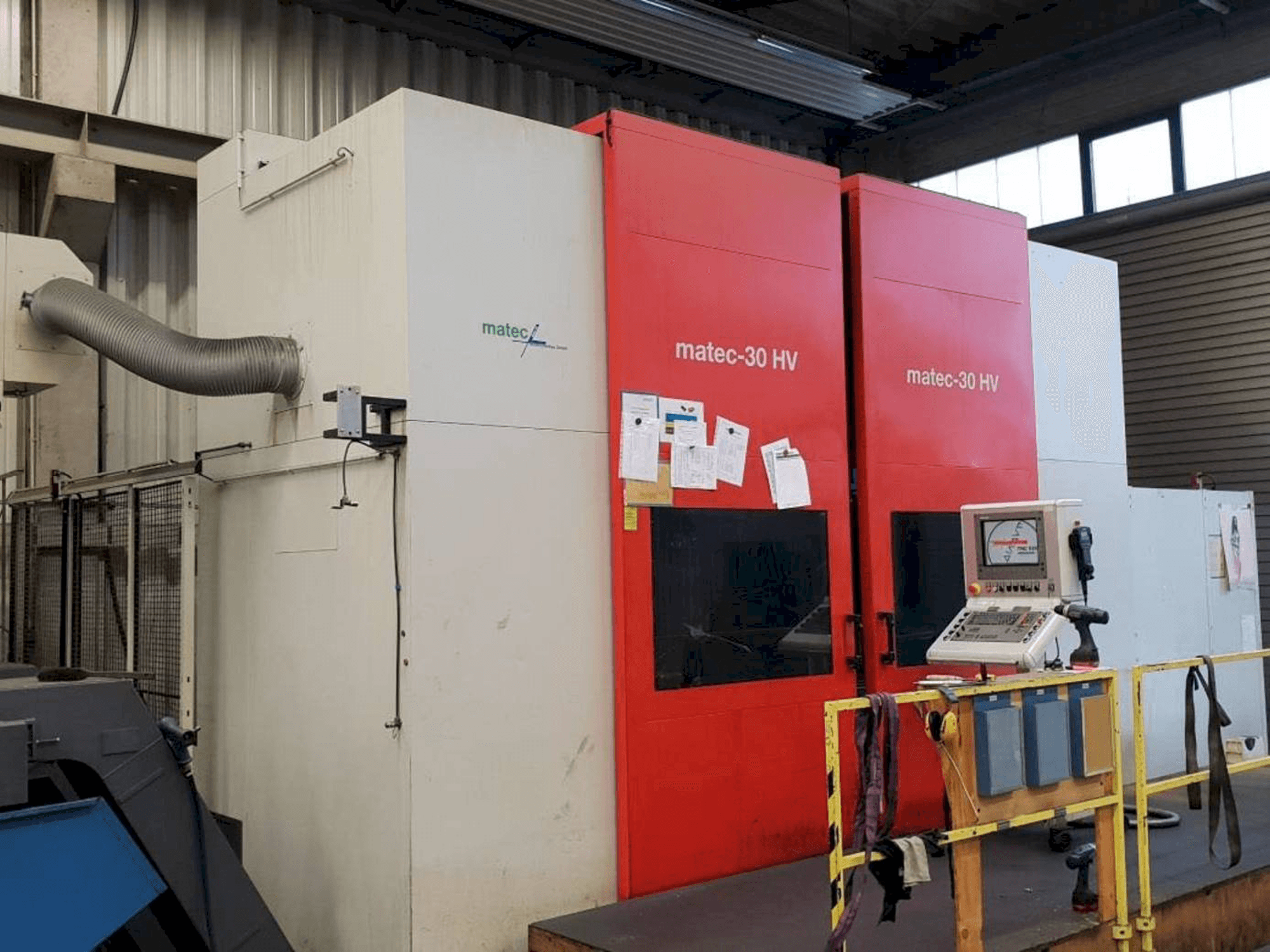 A Matec 30 HV gép elölnézete