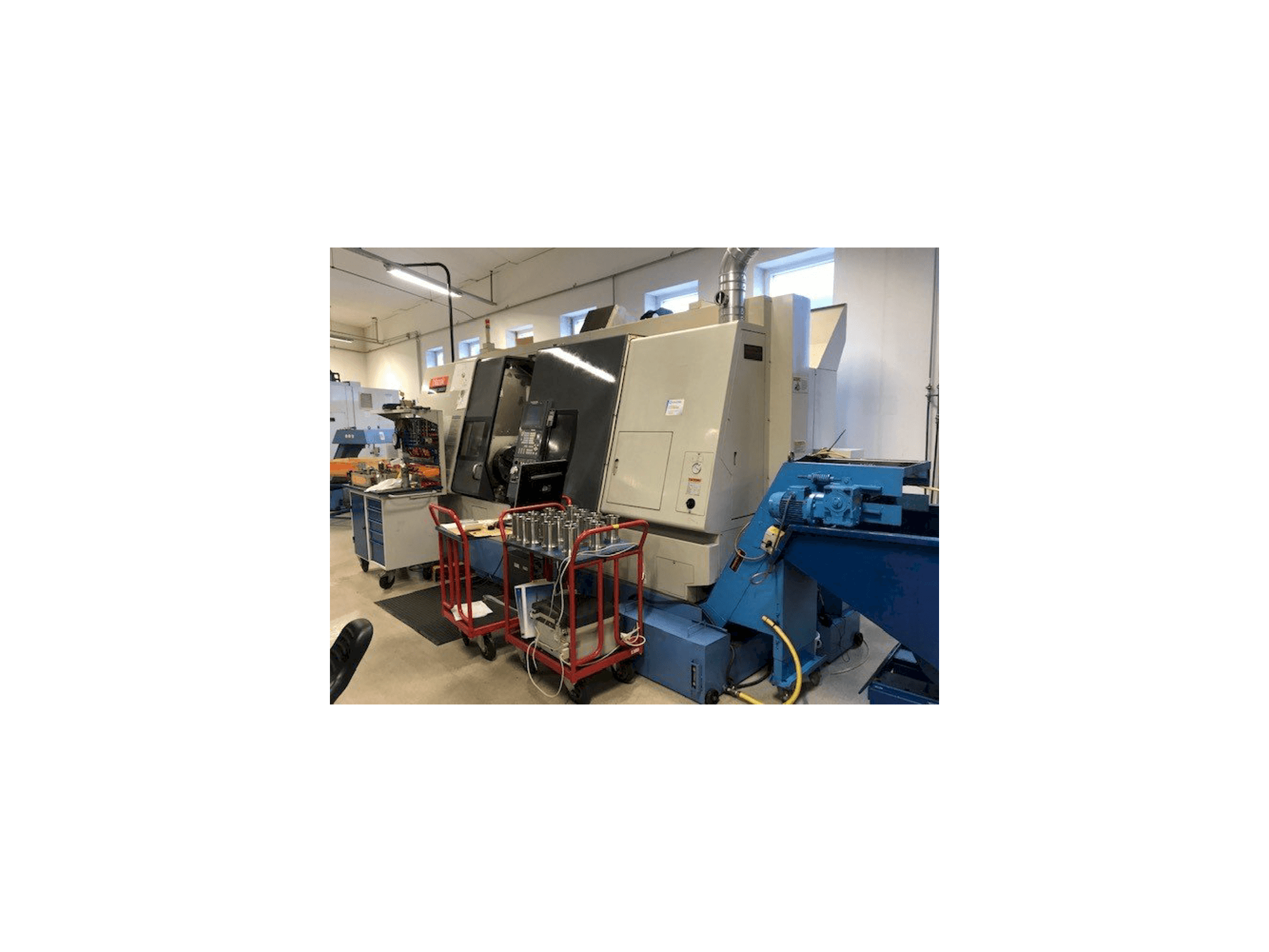 A Mazak Integrex 300SY gép elölnézete