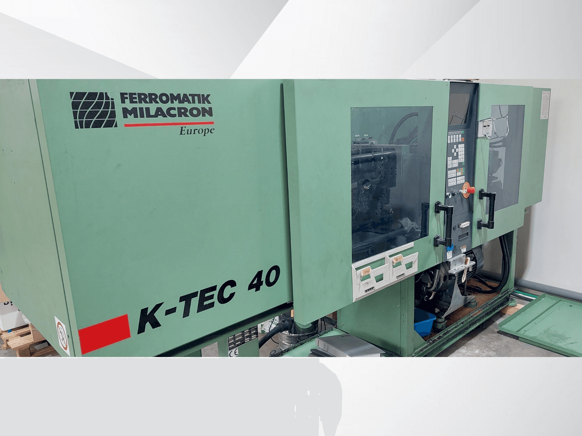 A FERROMATIK k-tec 40 S gép elölnézete