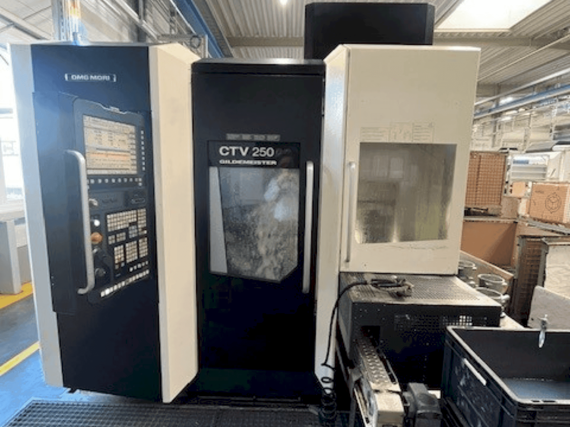 A DMG MORI Gildemeister CTV 250 2nd gép elölnézete