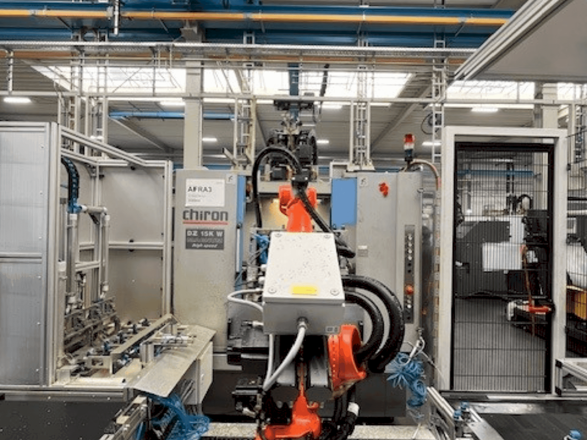 A CHIRON DZ15KWM HS gép jobb nézete