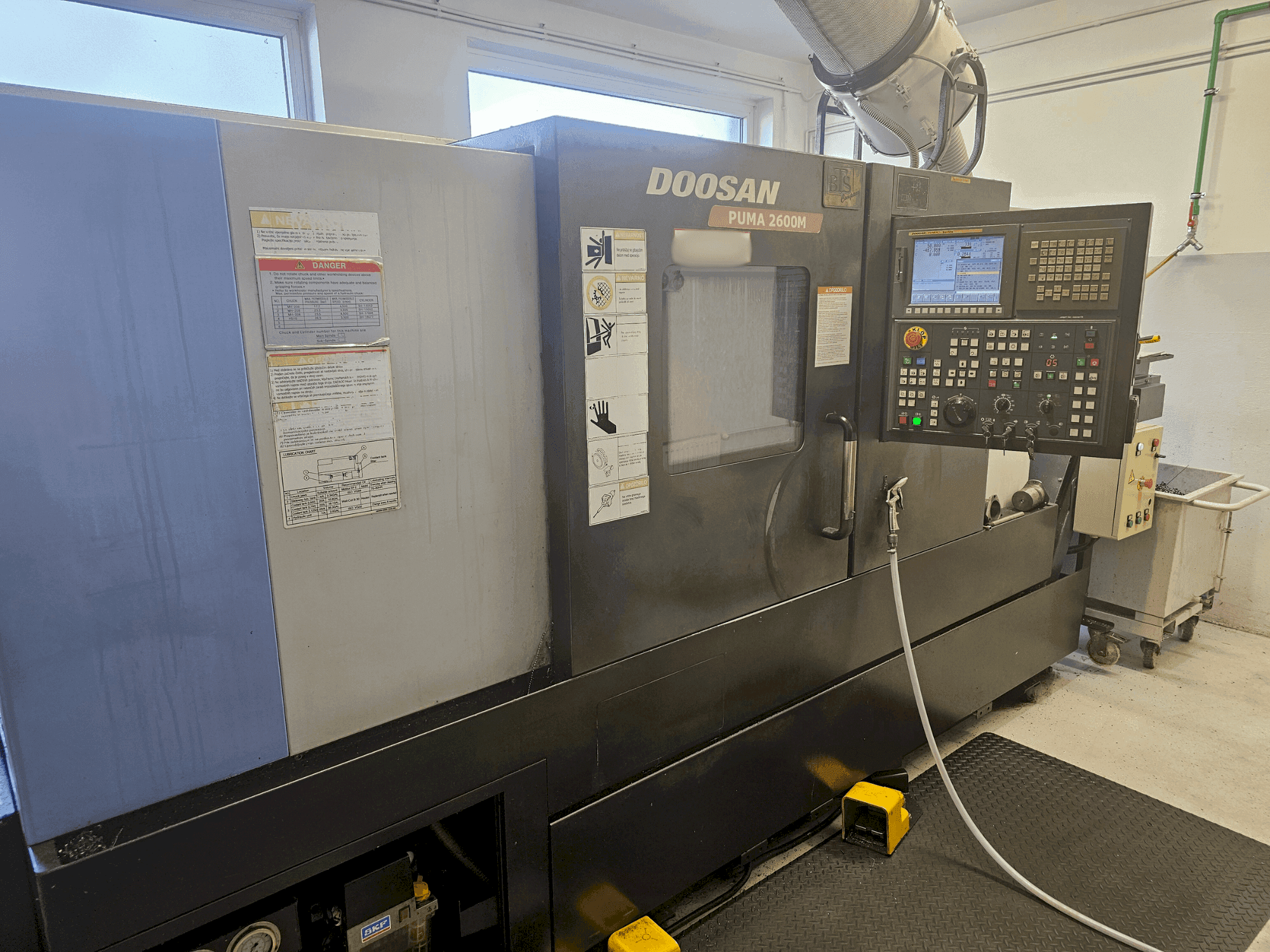 A DOOSAN Puma 2600M gép elölnézete