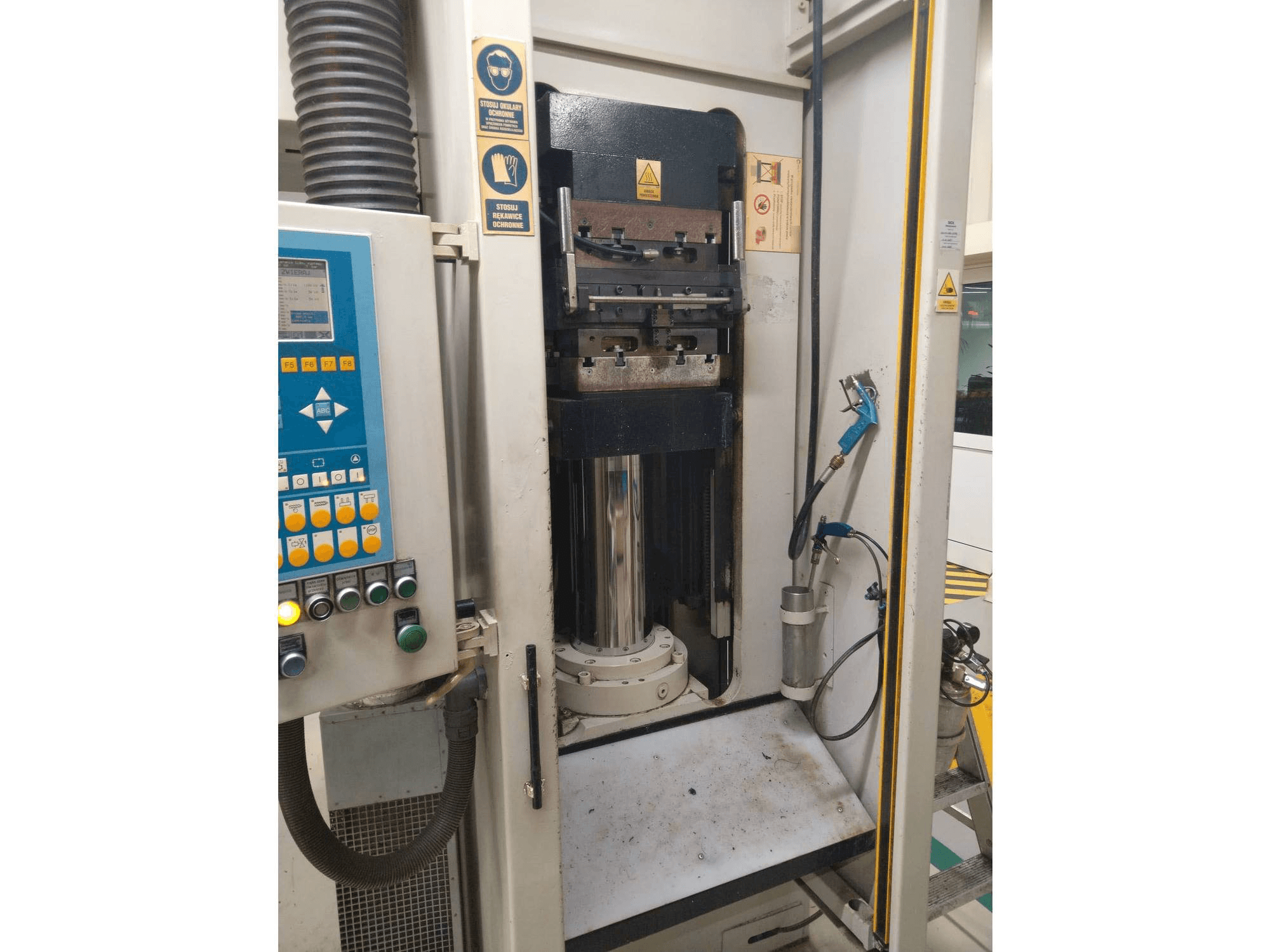 A LWB STEINL VRE 1100/1000 gép oldalnézete