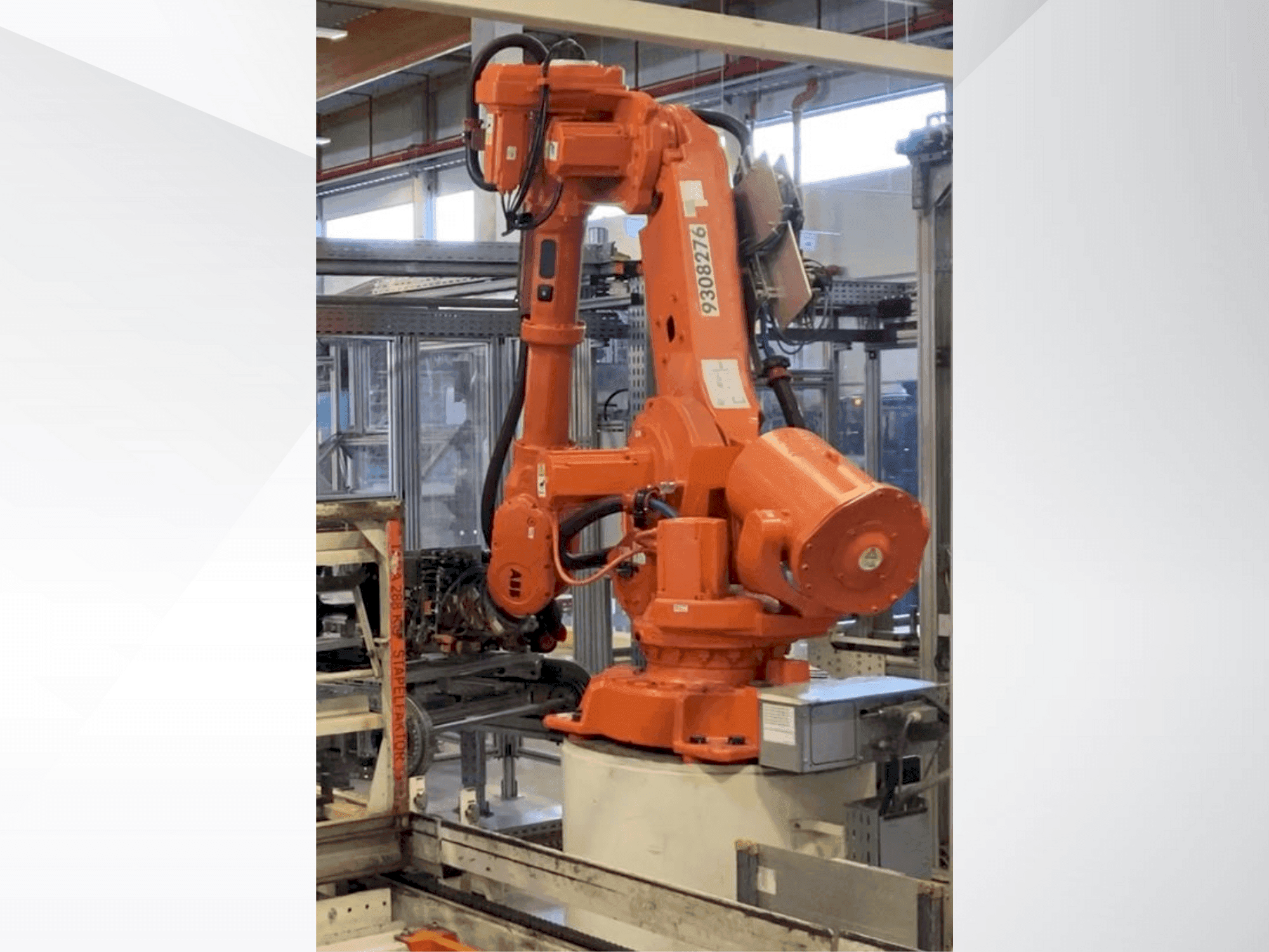 A ABB IRB 6640-130/320 gép elölnézete