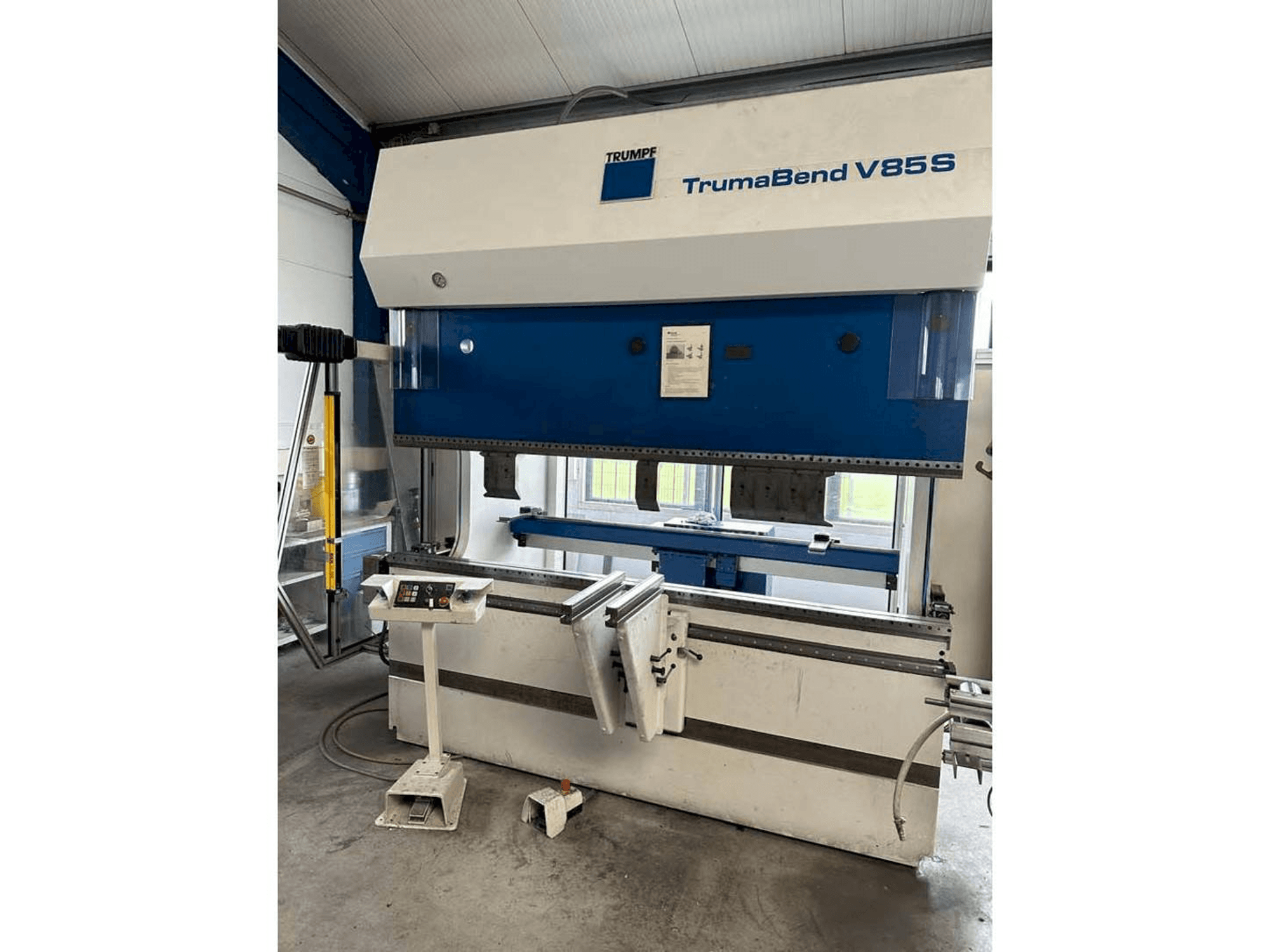 A Trumpf TrumaBend V85S gép elölnézete