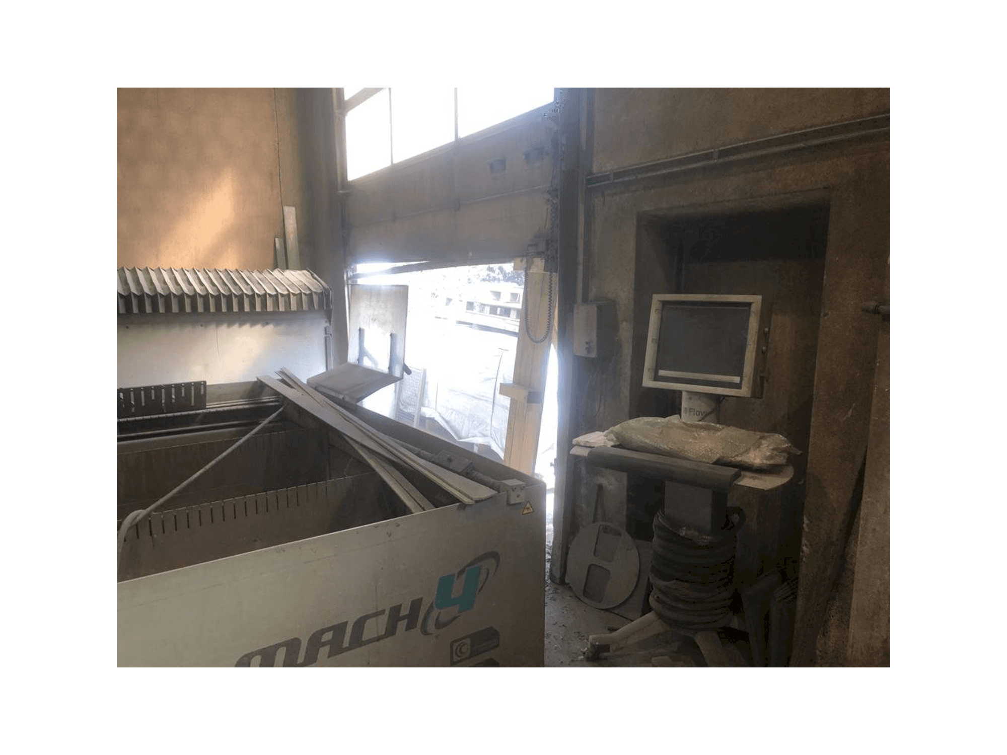 A Flow Mach 4 3D gép oldalnézete