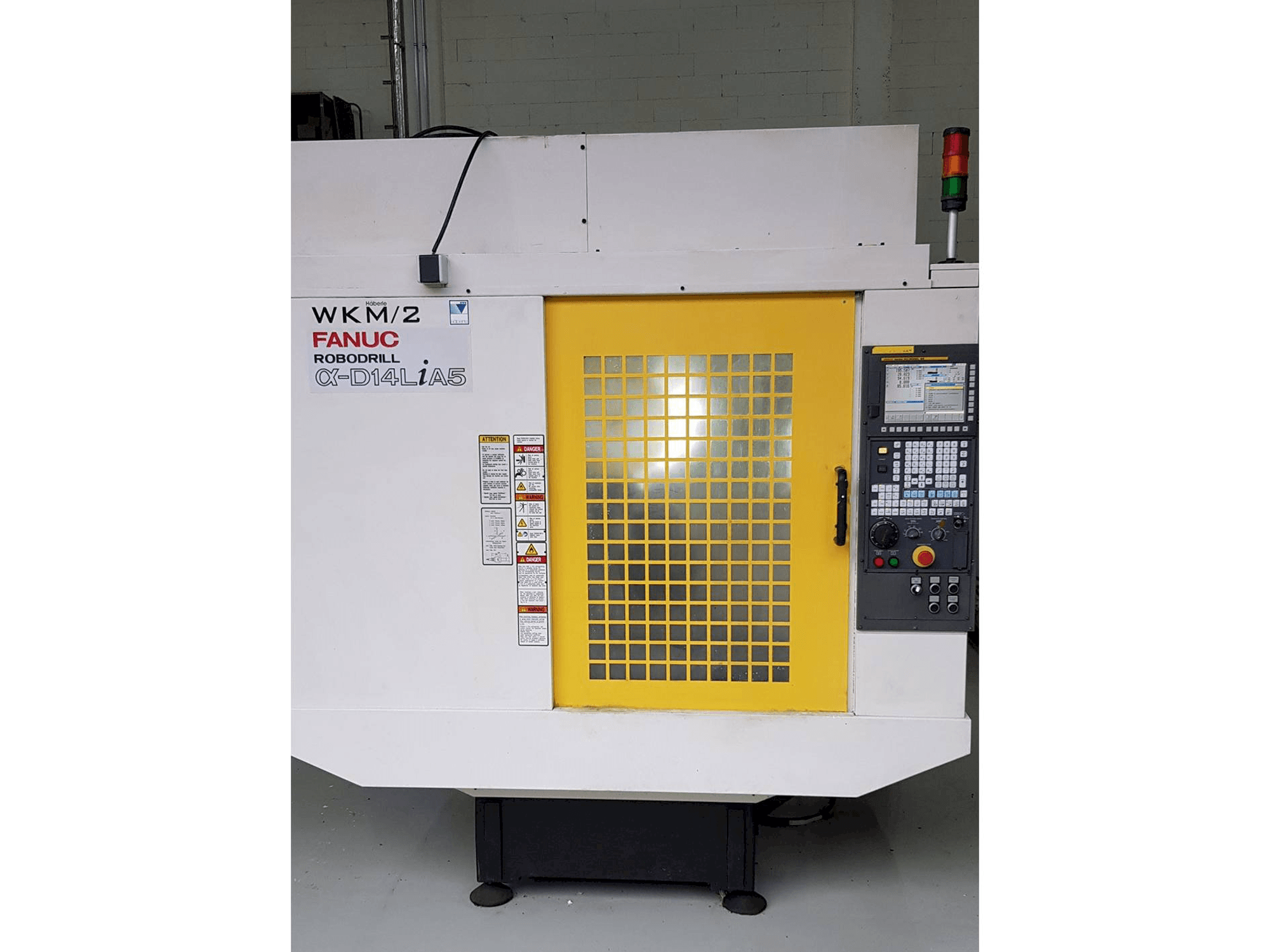 A FANUC Robodrill a-D14LiA5 gép elölnézete
