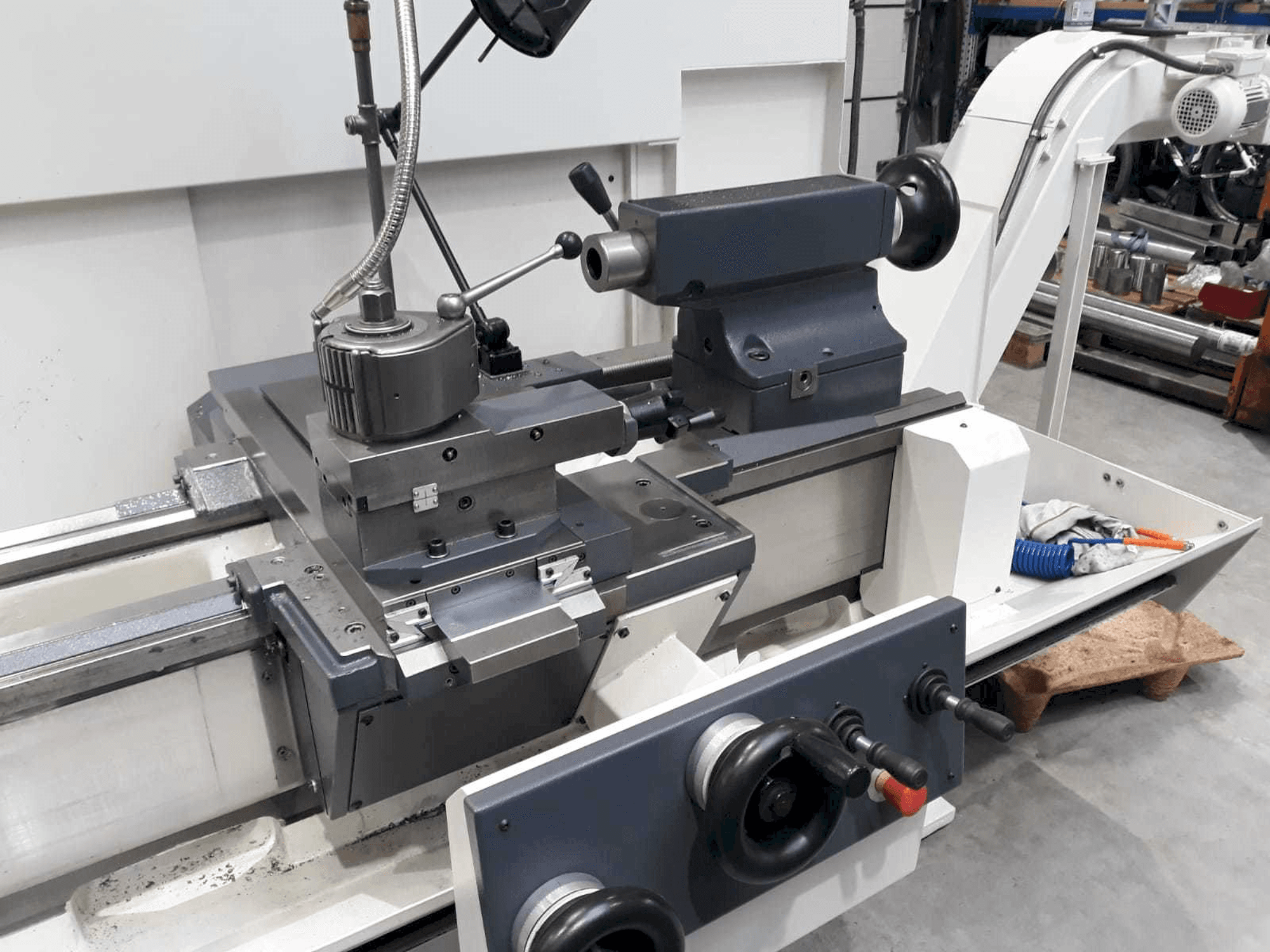 A BOEHRINGER DUS 560 gép elölnézete