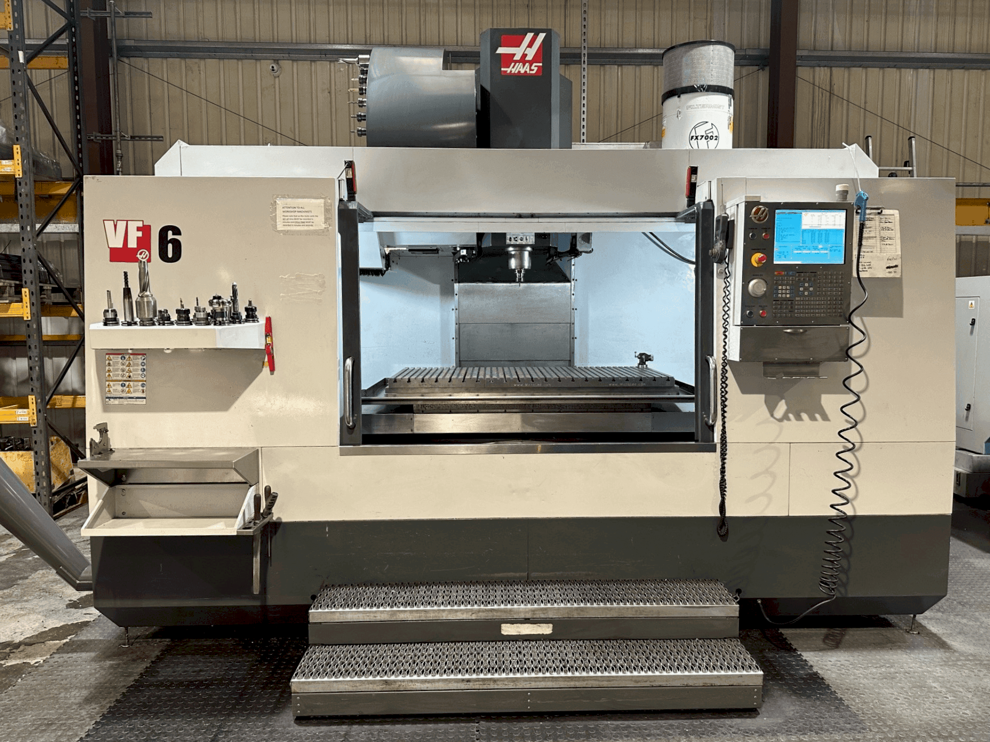 A HAAS VF-6/40 gép elölnézete