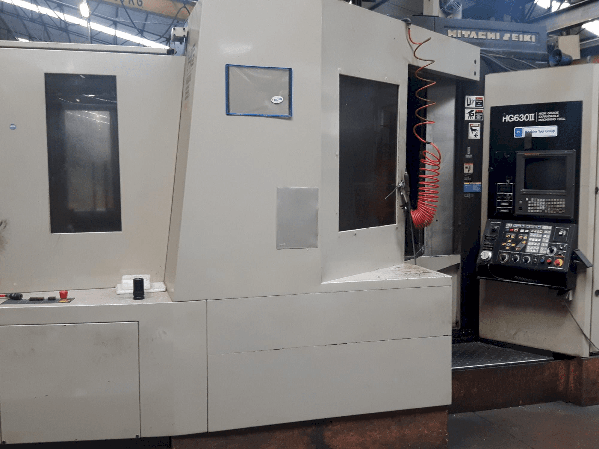 A HITACHI SEIKI HG 630 gép oldalnézete