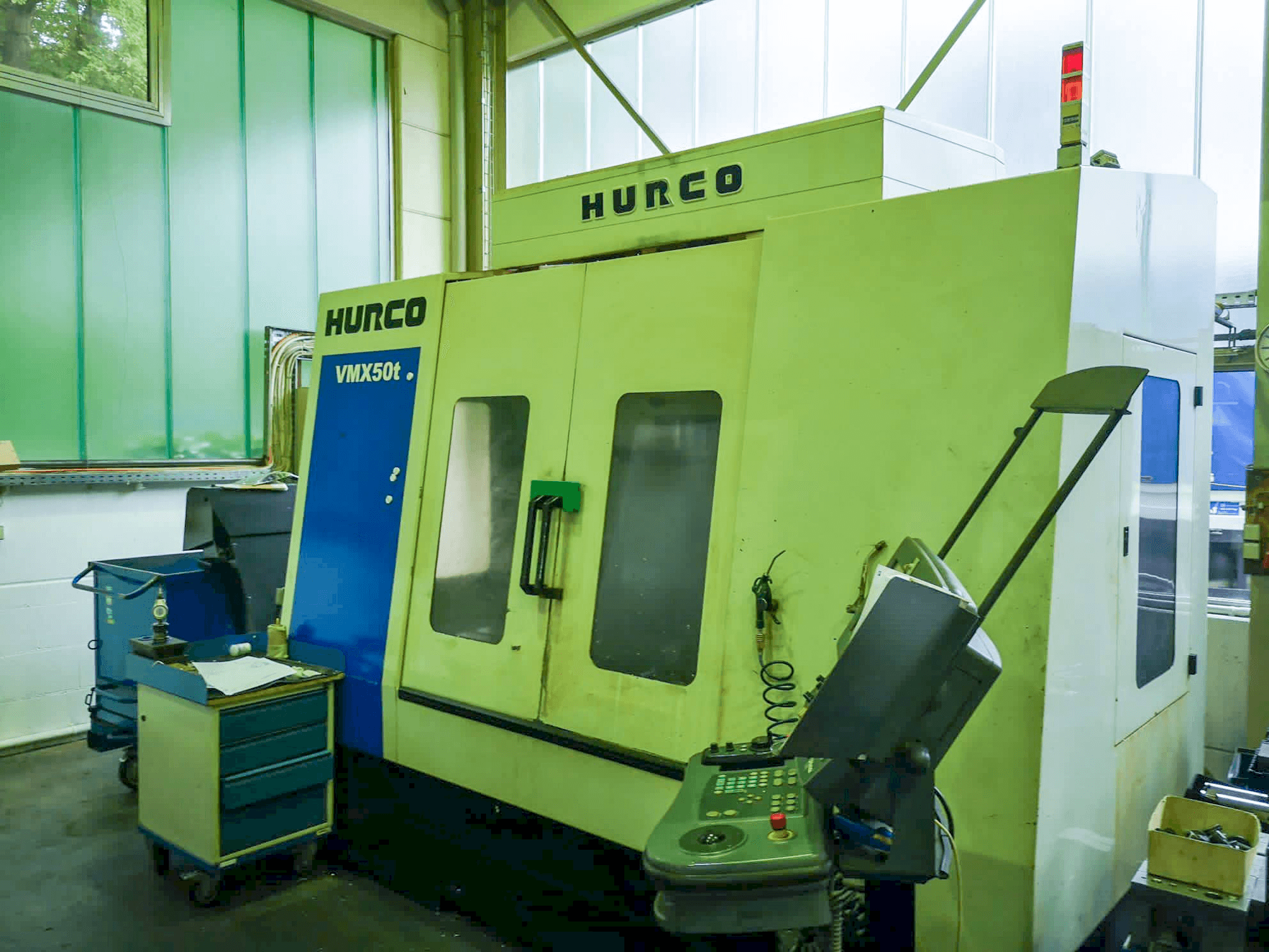A Hurco VMX50t gép elölnézete