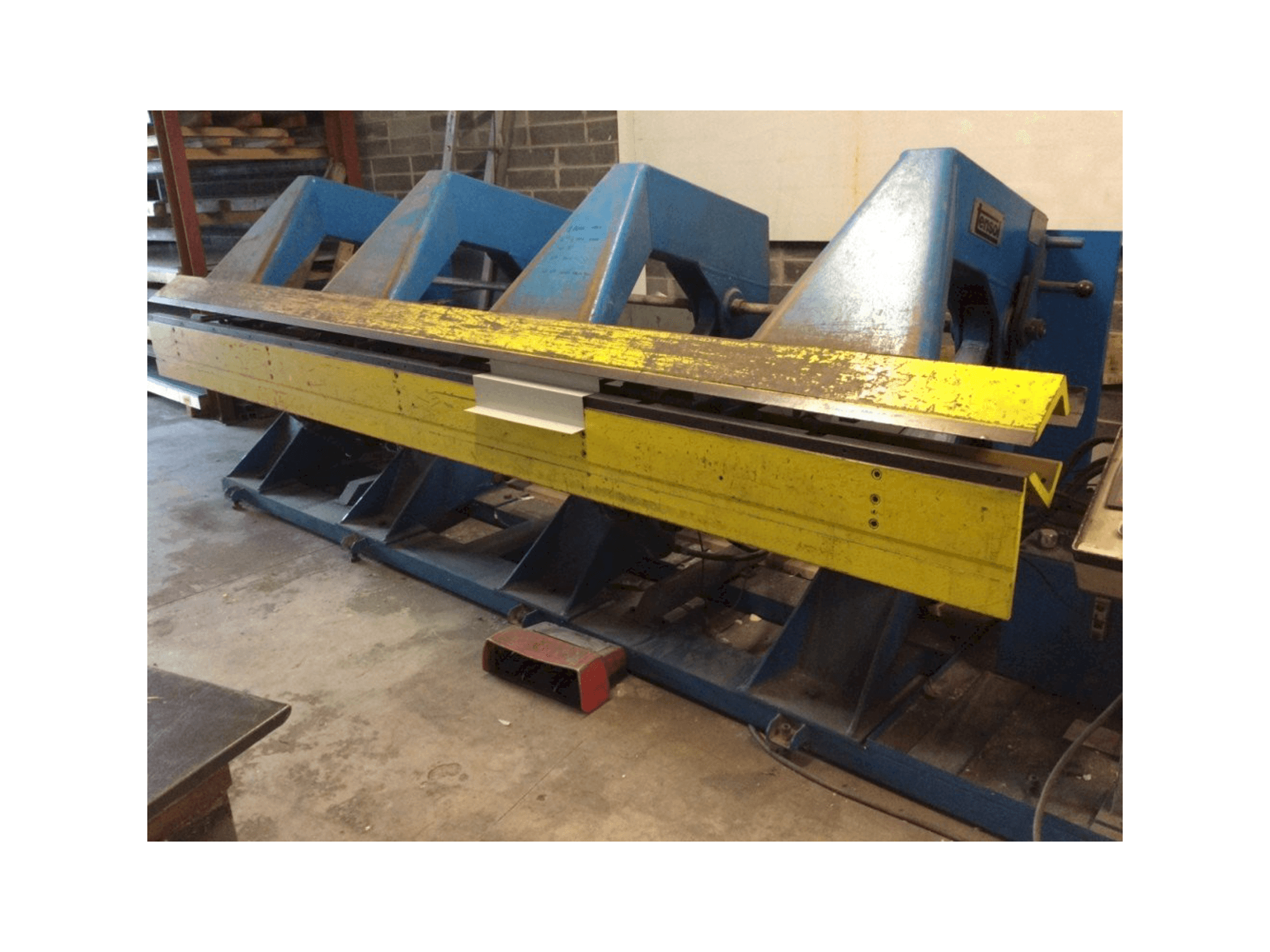 A Tensol P200-4 gép elölnézete