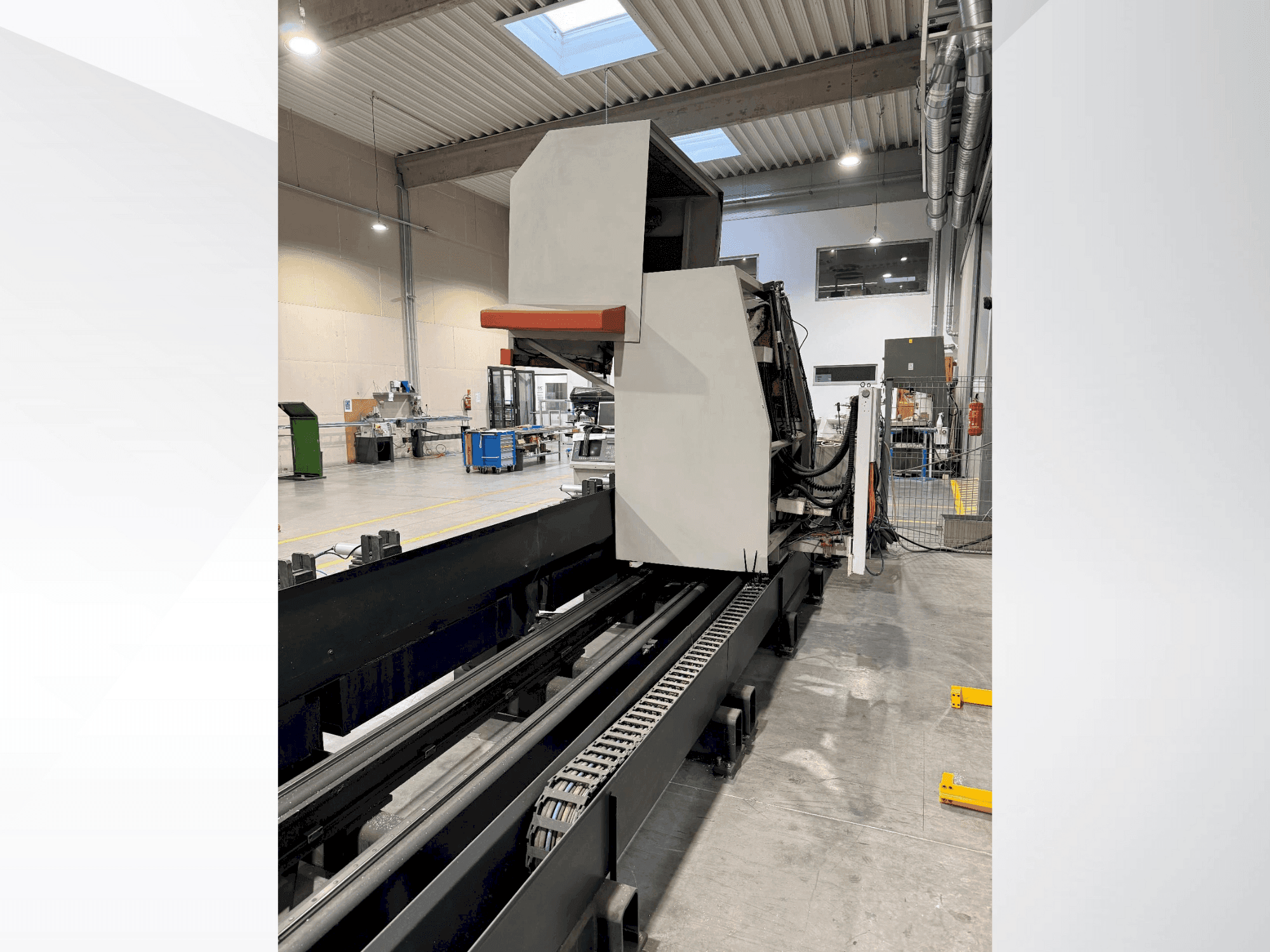 A Elumatec SBZ 130 gép elölnézete
