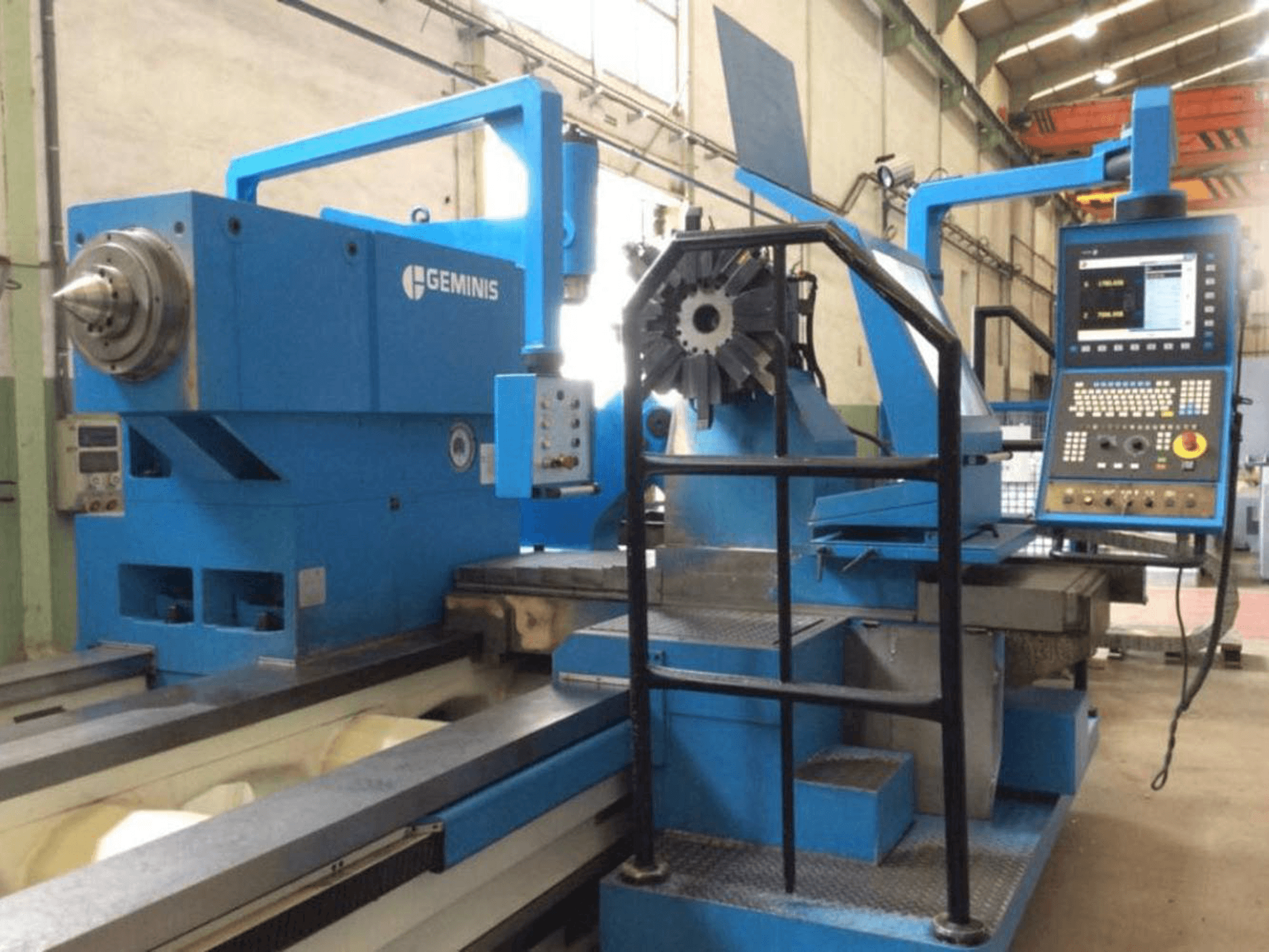 A Geminis GHT 11 G4 2200x8000 gép elölnézete