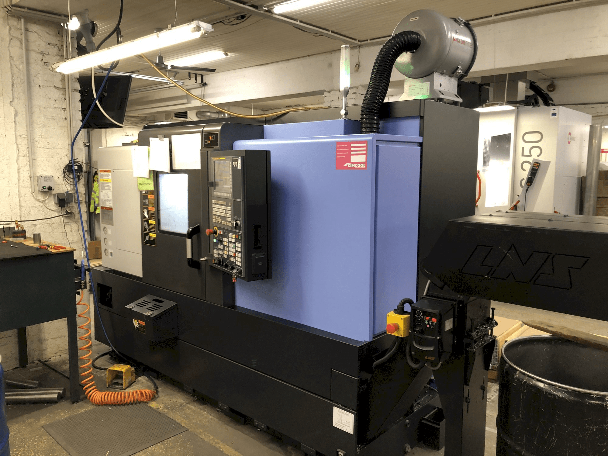 A Doosan Lynx 220 LYC gép elölnézete