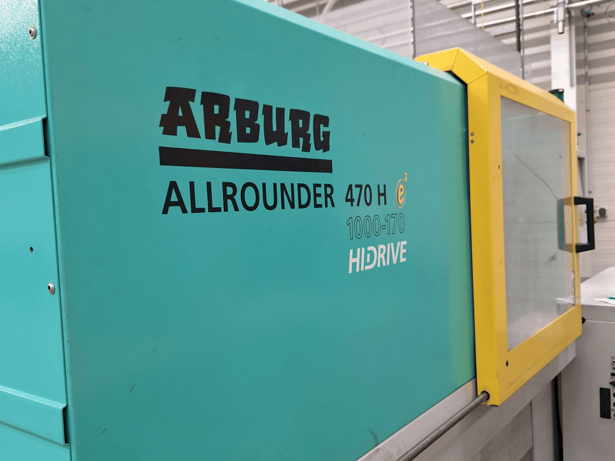 A Arburg 470 H 1000-170 gép elölnézete