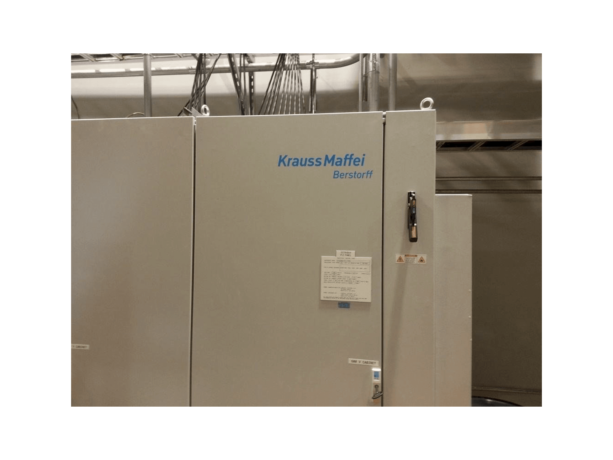A Krauss Maffei Berstorff Extrusion Line gép elölnézete