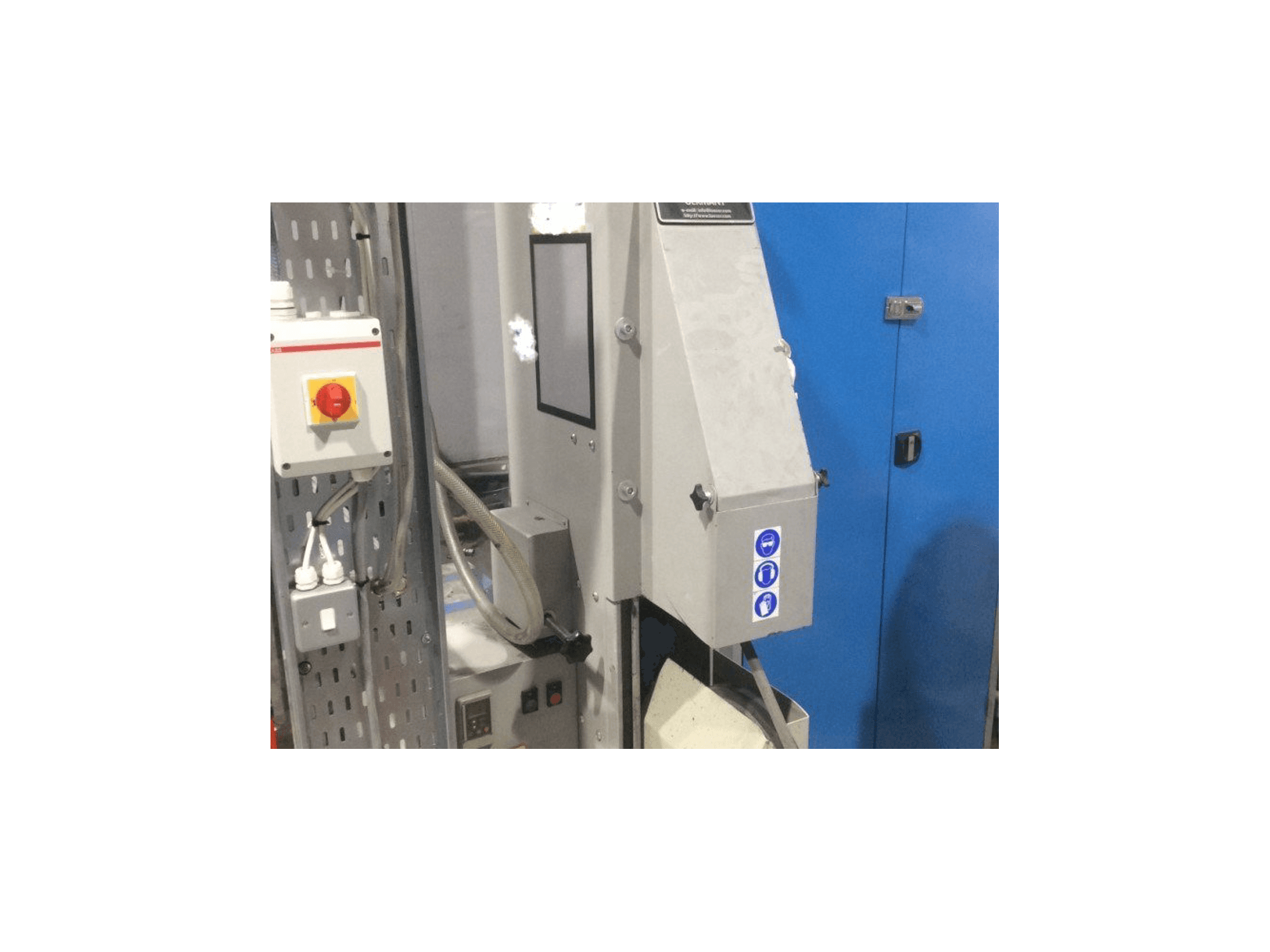 A Loeser KS 100 gép elölnézete