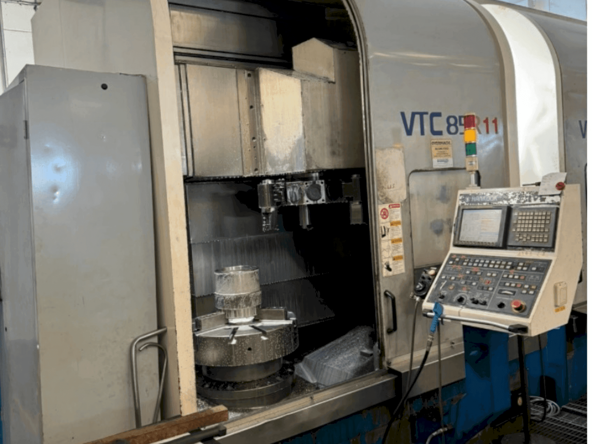 A HANKOOK VTC 85 gép elölnézete