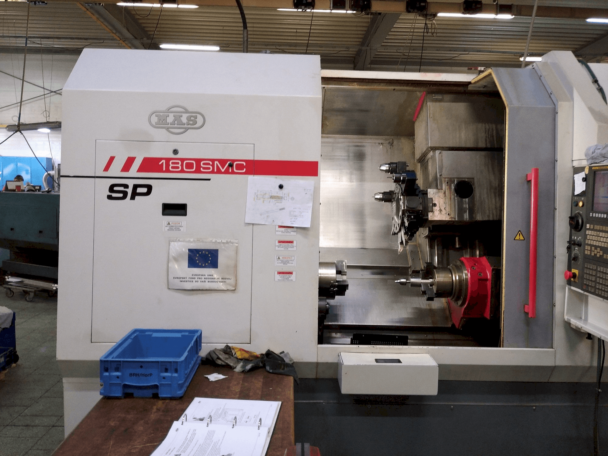 A KOVOSVIT MAS SP 180 SMC gép elölnézete