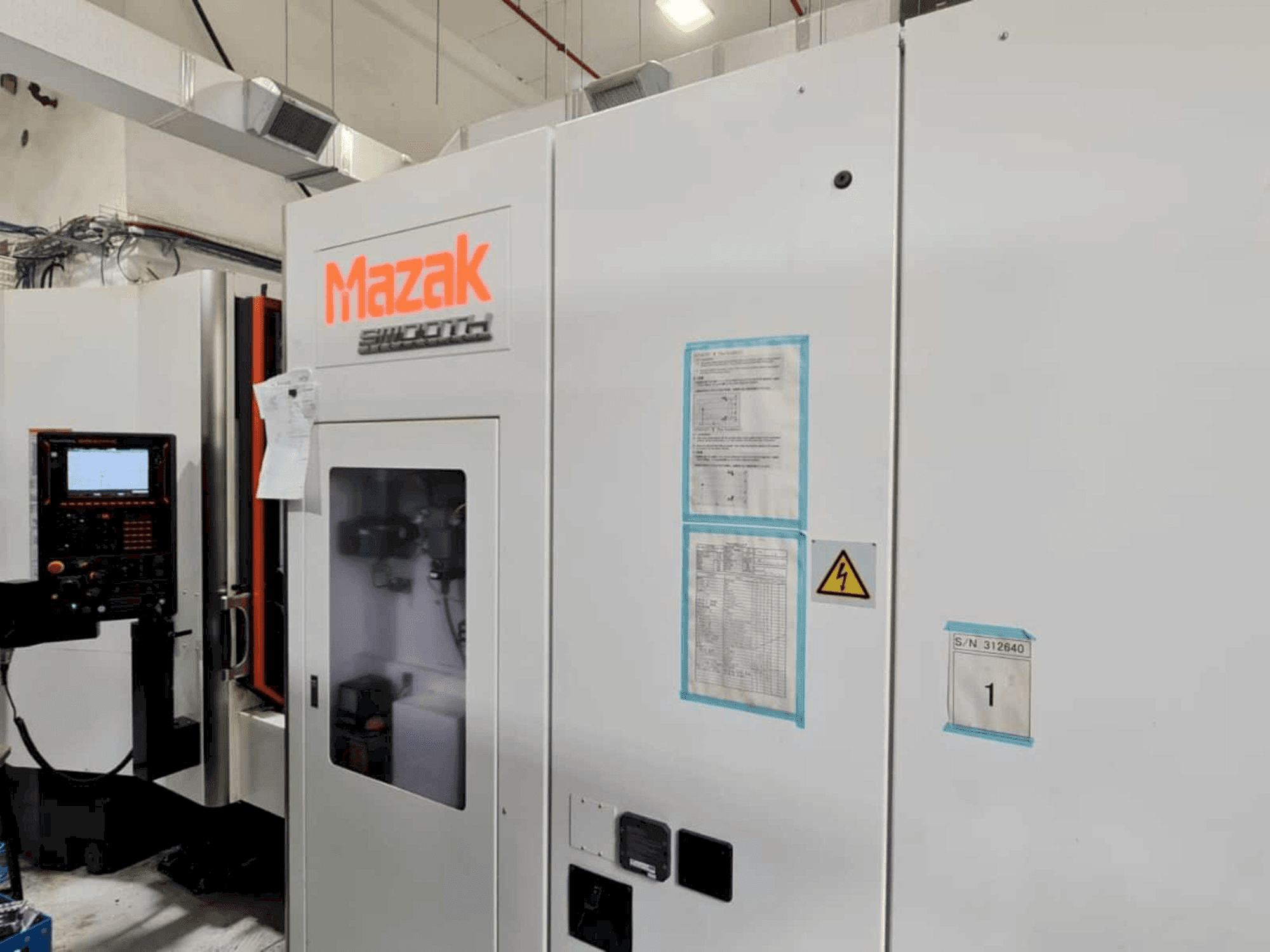 A Mazak HCH-4000 gép elölnézete