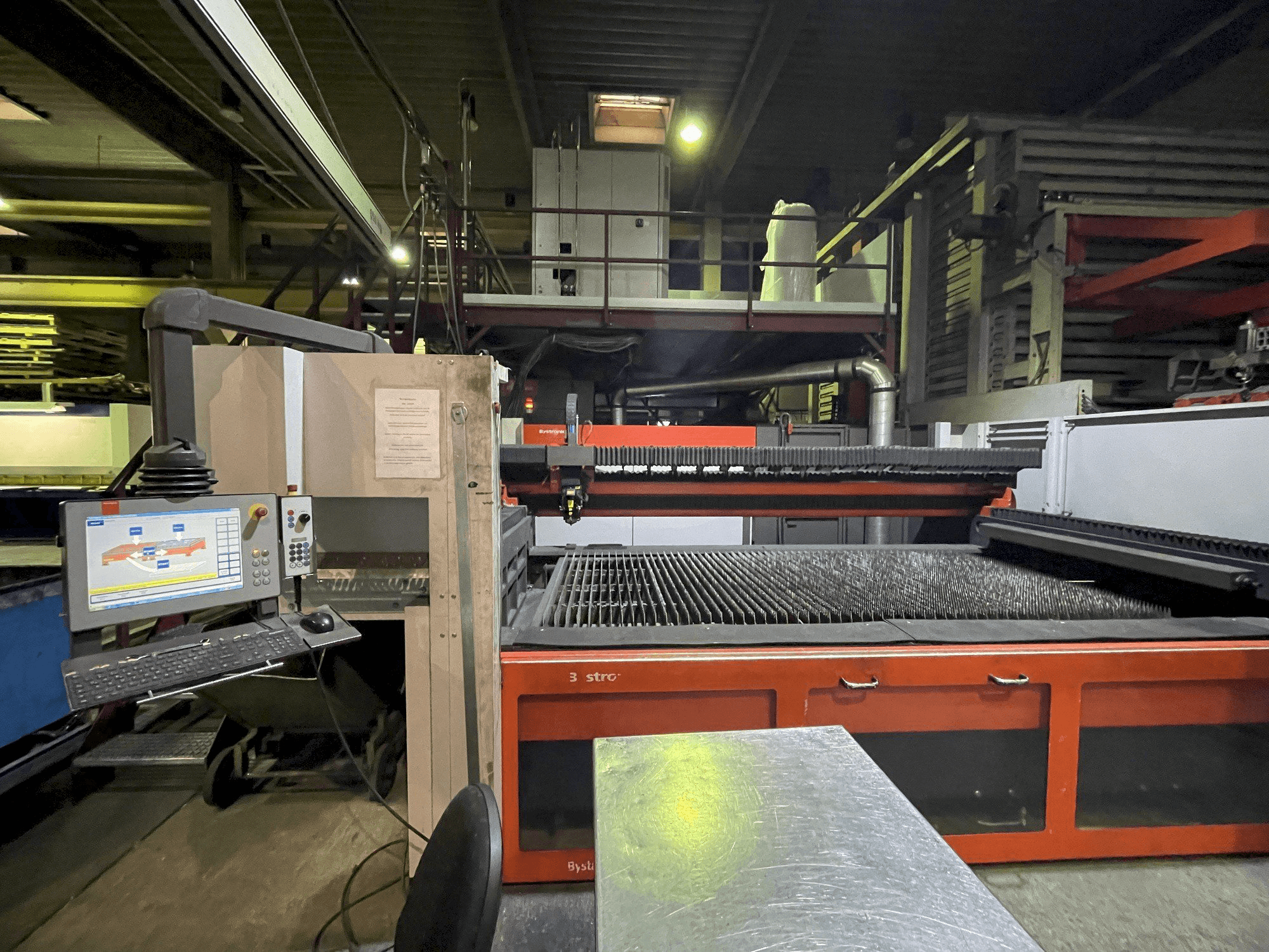 A Bystronic Bylaser 4400 gép elölnézete