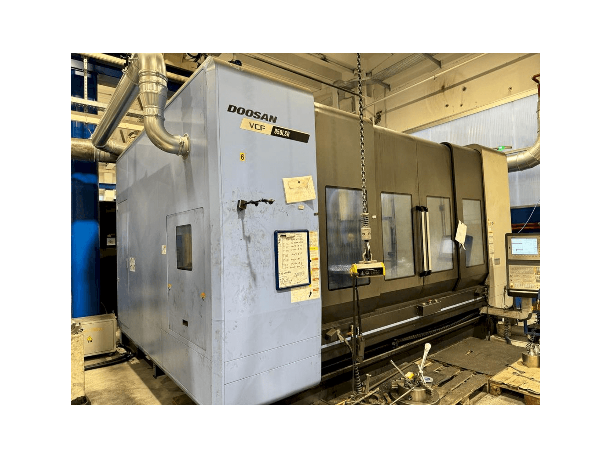 A DOOSAN VCF 850 LSR gép elölnézete