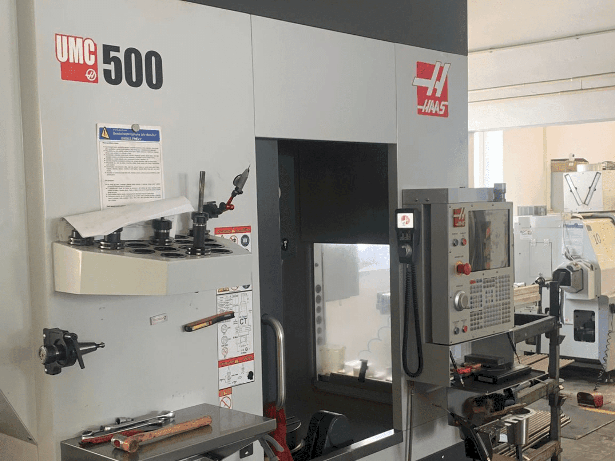 A HAAS UMC 500 gép elölnézete