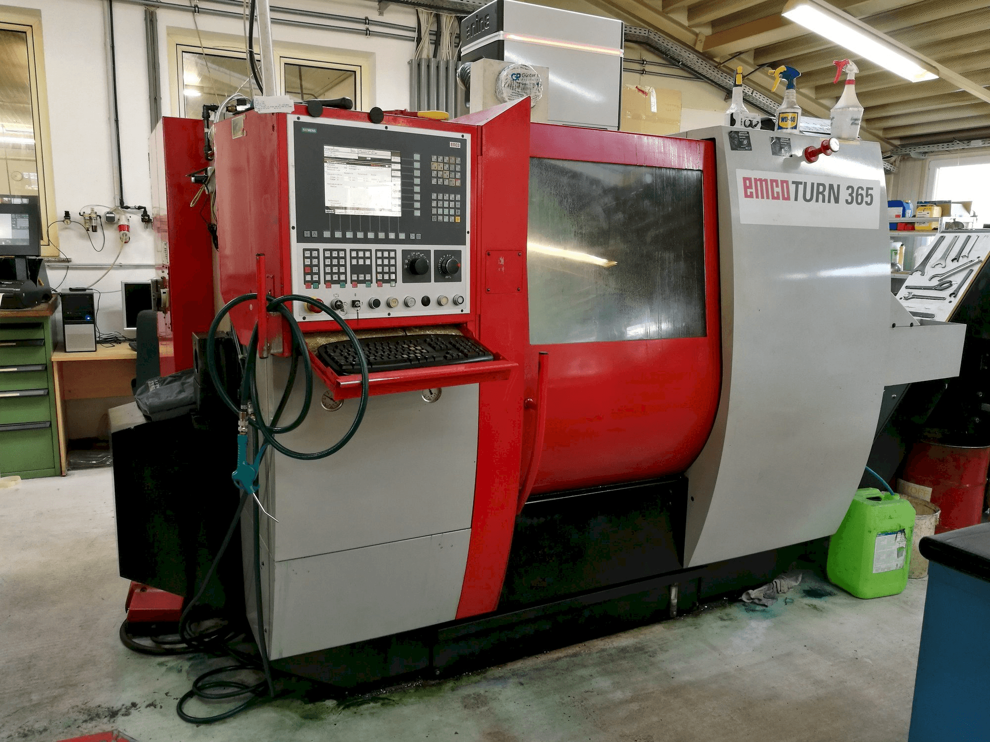 A EMCO TURN 365 gép bal oldali nézete