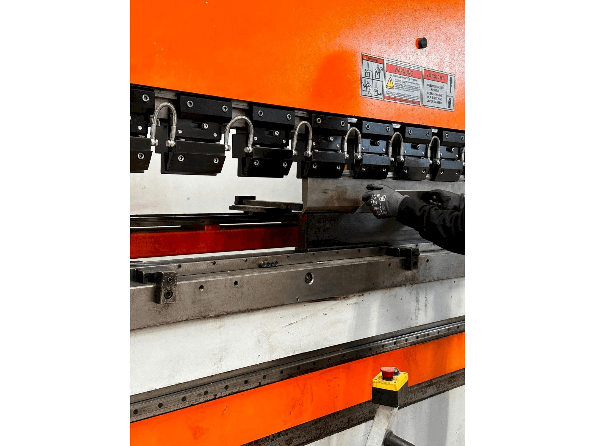 A ERMAKSAN SPEED-BEND PRO 51000 X 400 gép oldalnézete