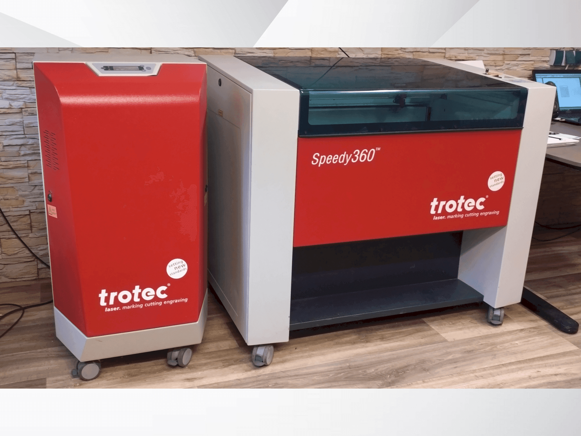 A Trotec Speedy 360 gép elölnézete