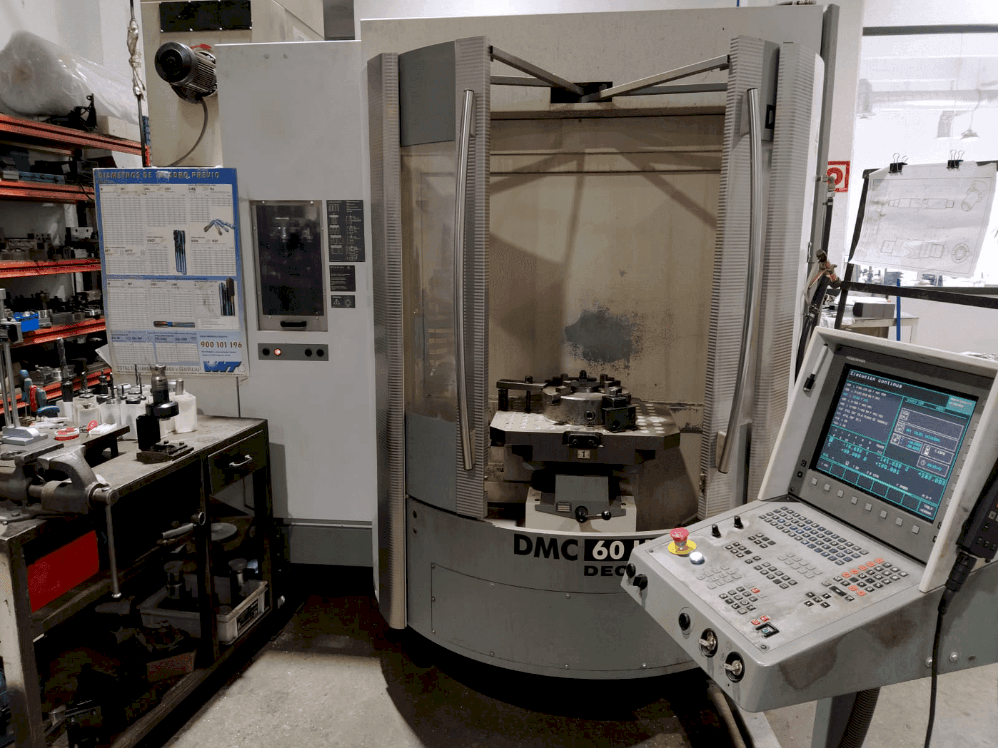 A DECKEL DMC 60 U hi-dyn gép elölnézete