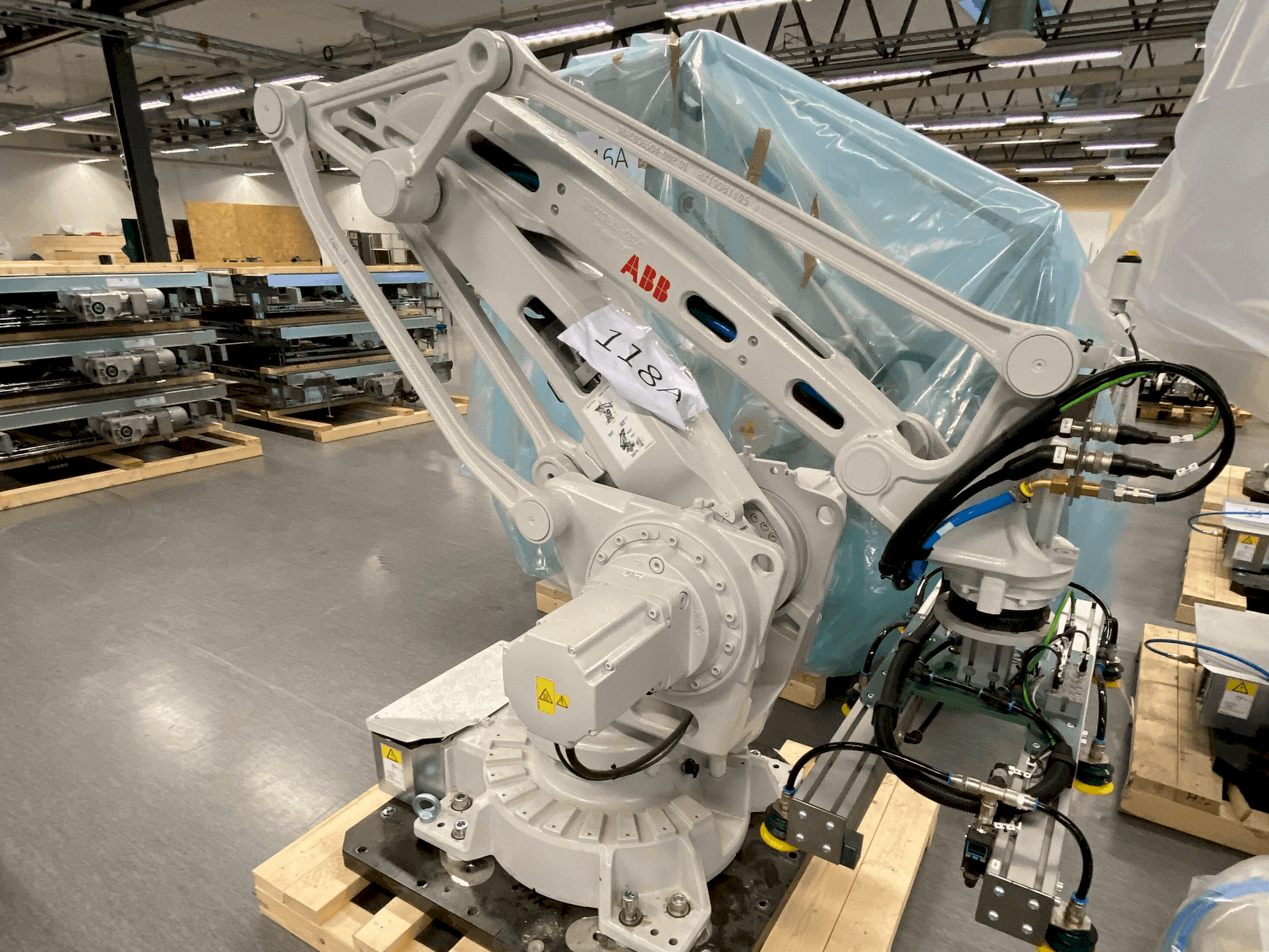 A ABB IRB 460-110/2.4 gép elölnézete