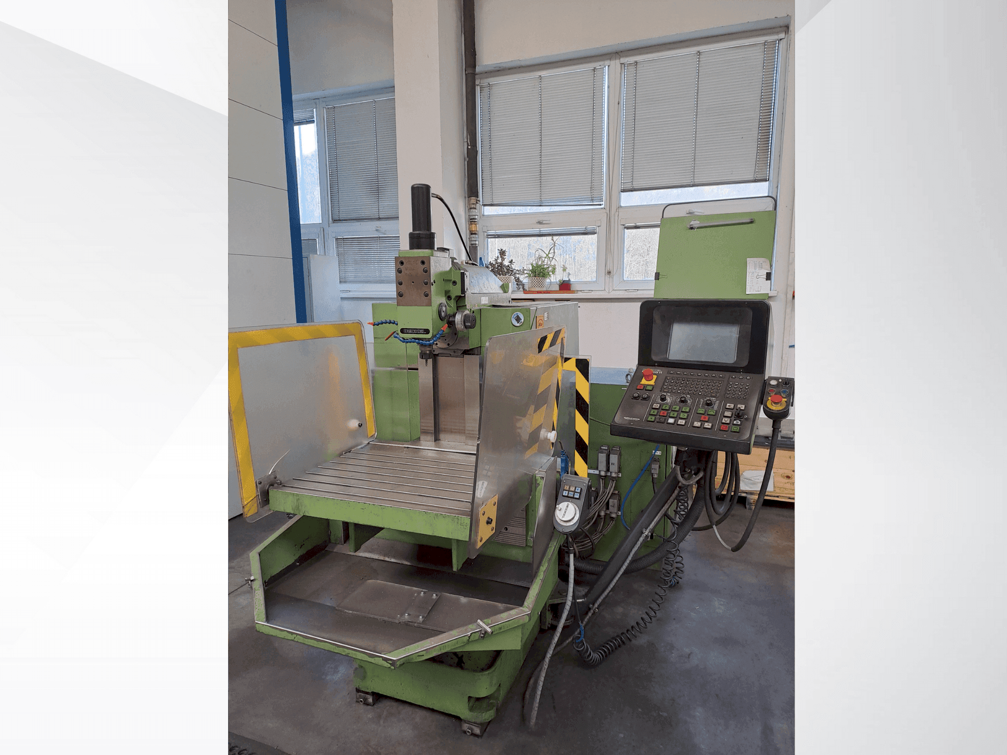 A DECKEL FP 3A (1999) gép elölnézete