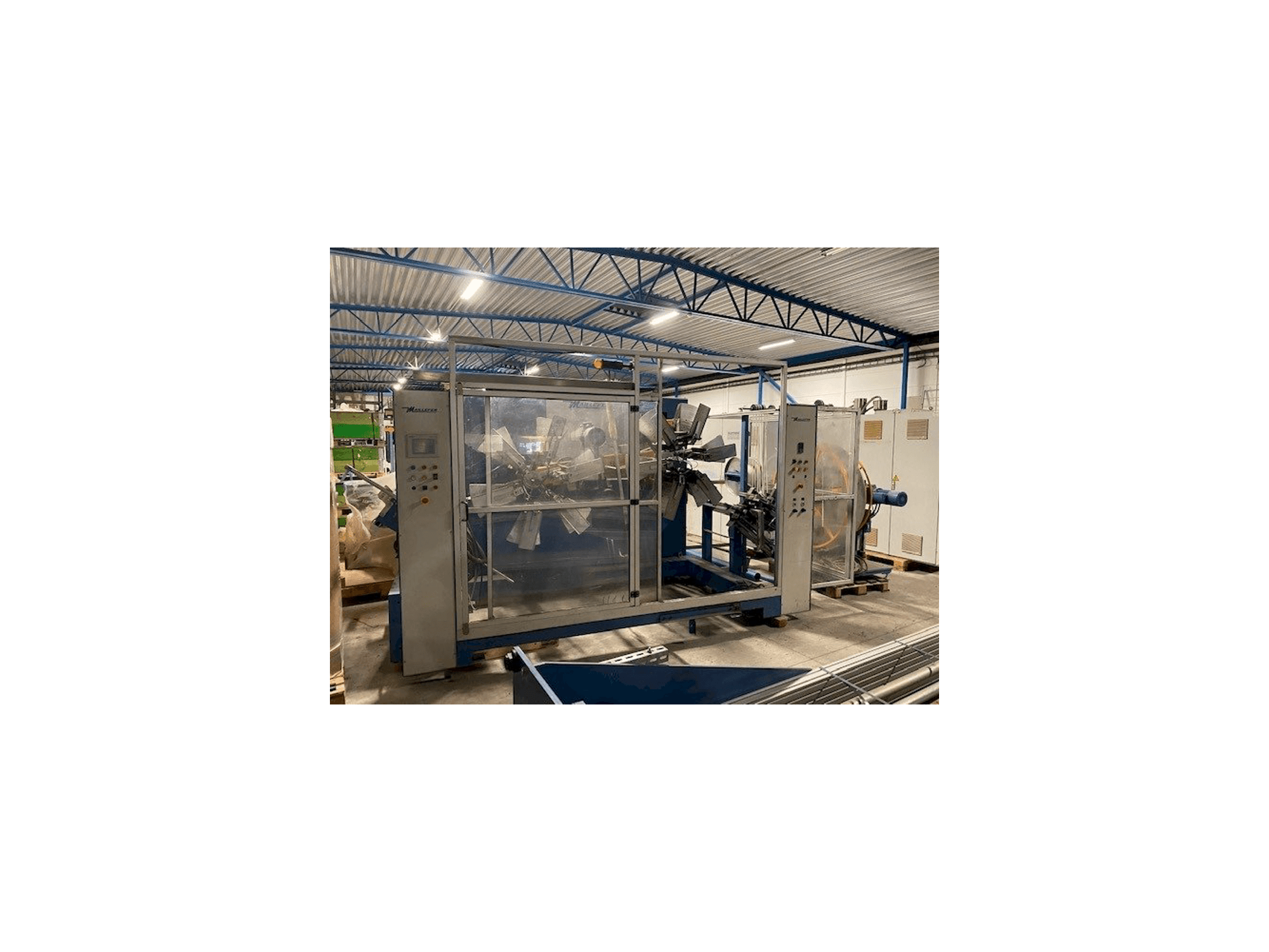 A Maillefer PCL 14-32 gép elölnézete