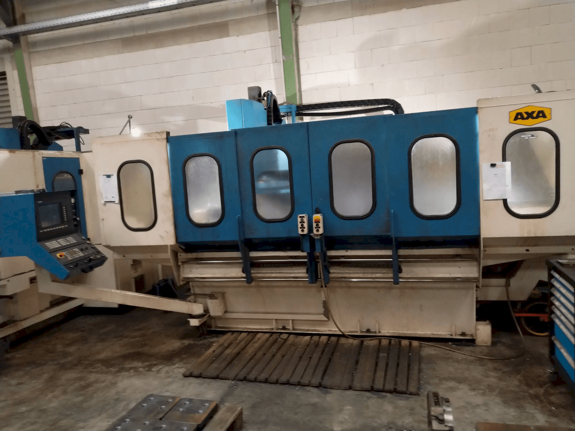 A AXA VSC 2M gép elölnézete