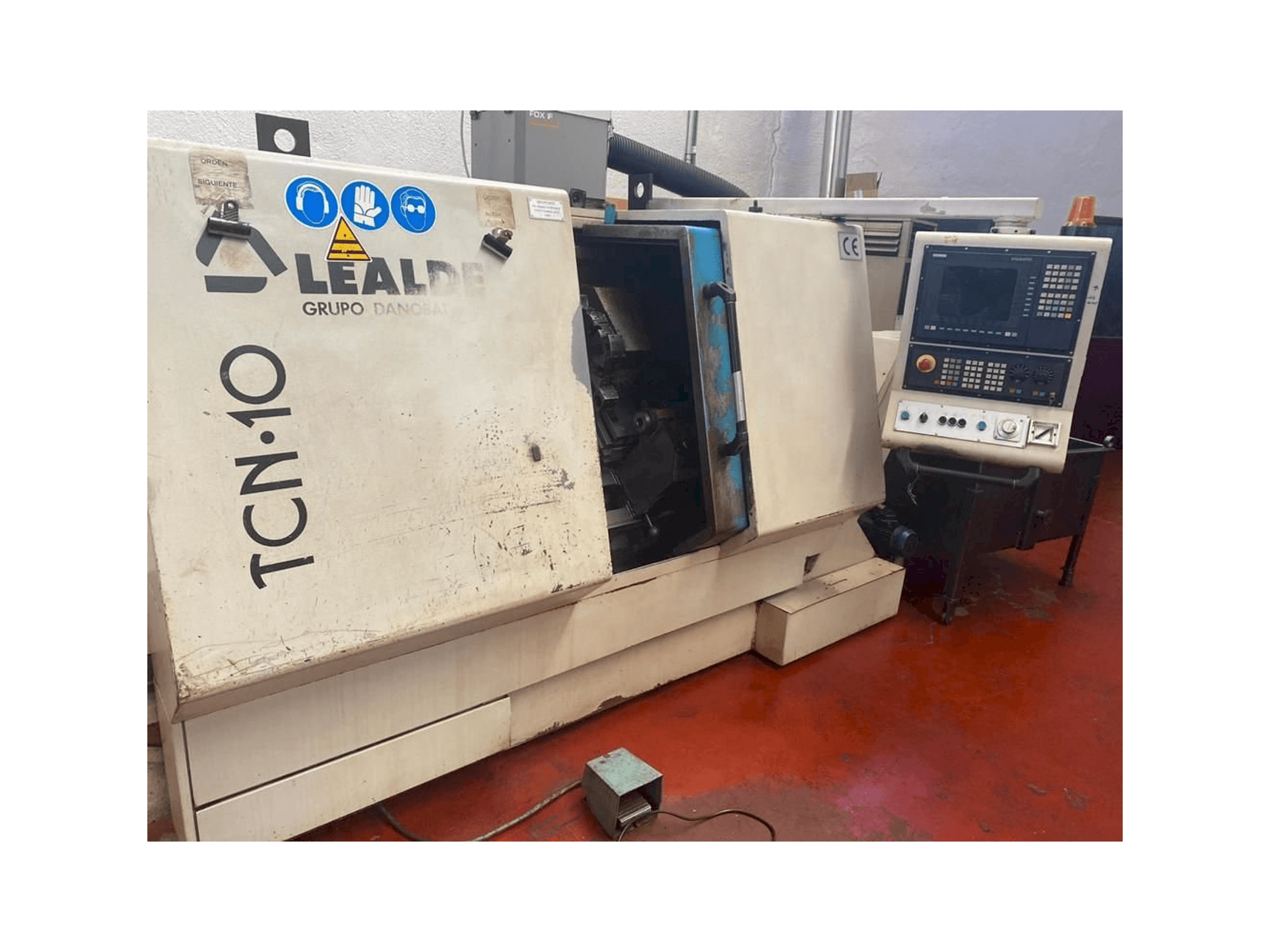 A Lealde TCN-10 gép elölnézete