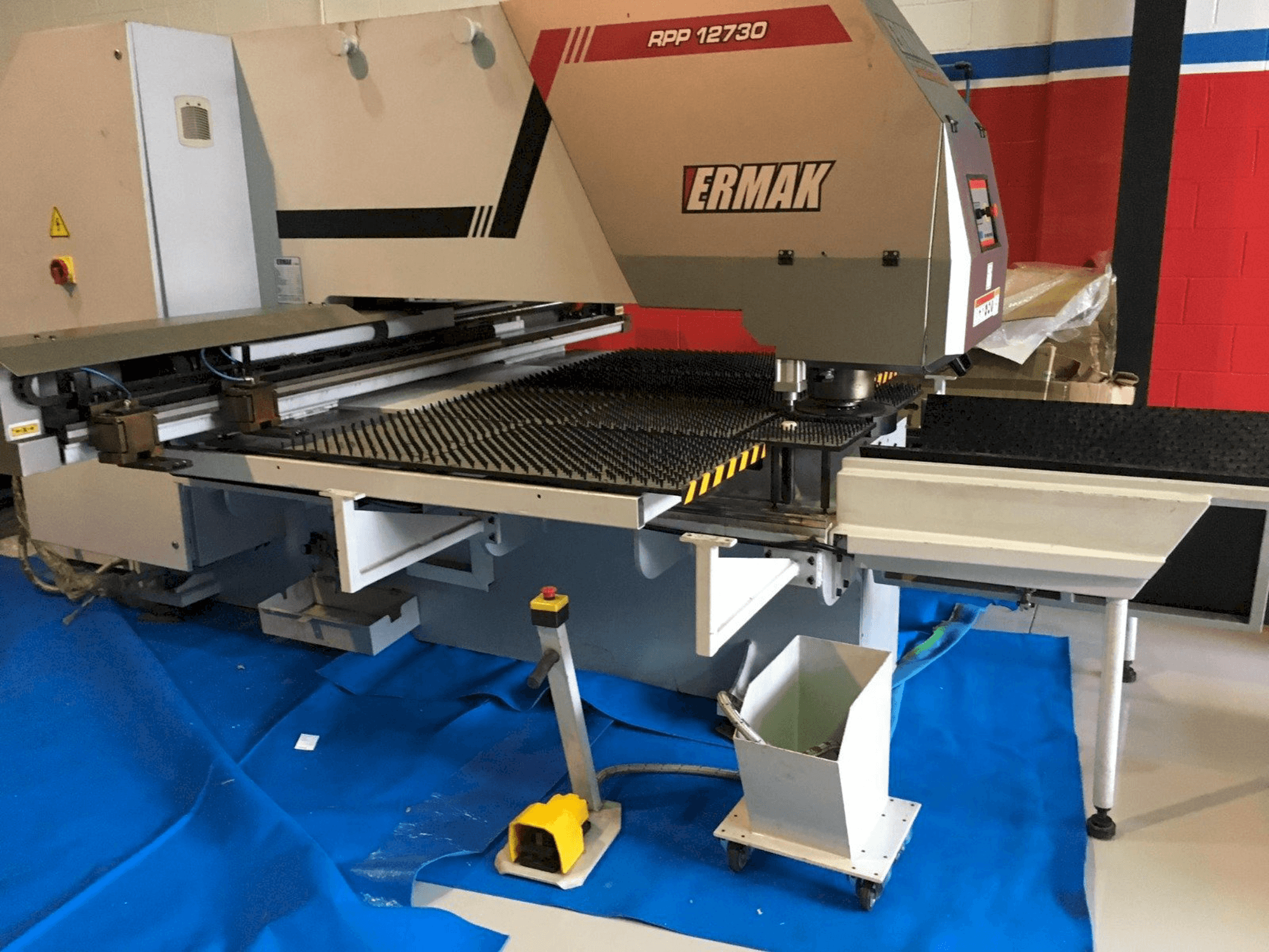 A ERMAKSAN RPP 12730 gép elölnézete