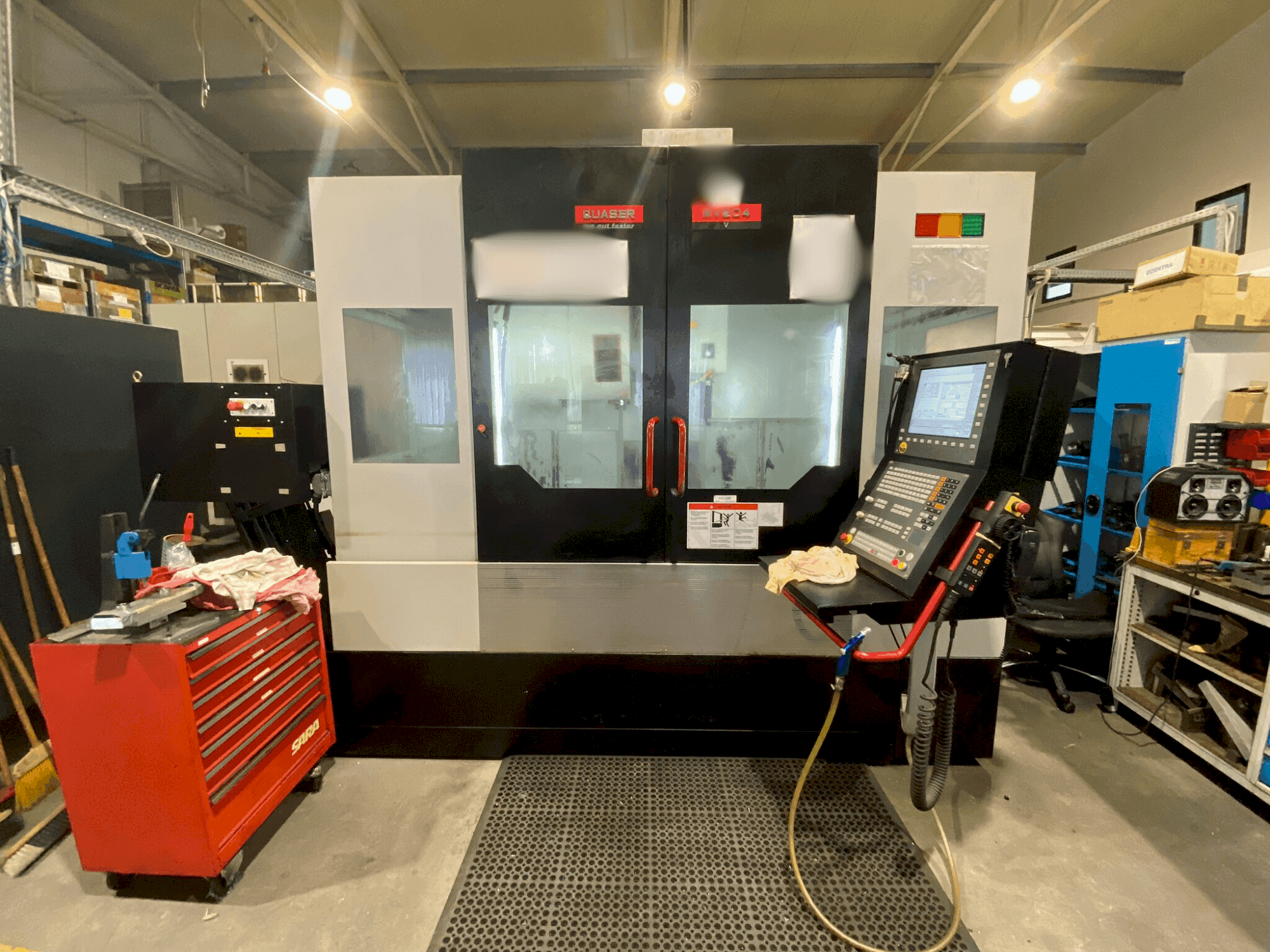 A Quaser MV204 gép elölnézete